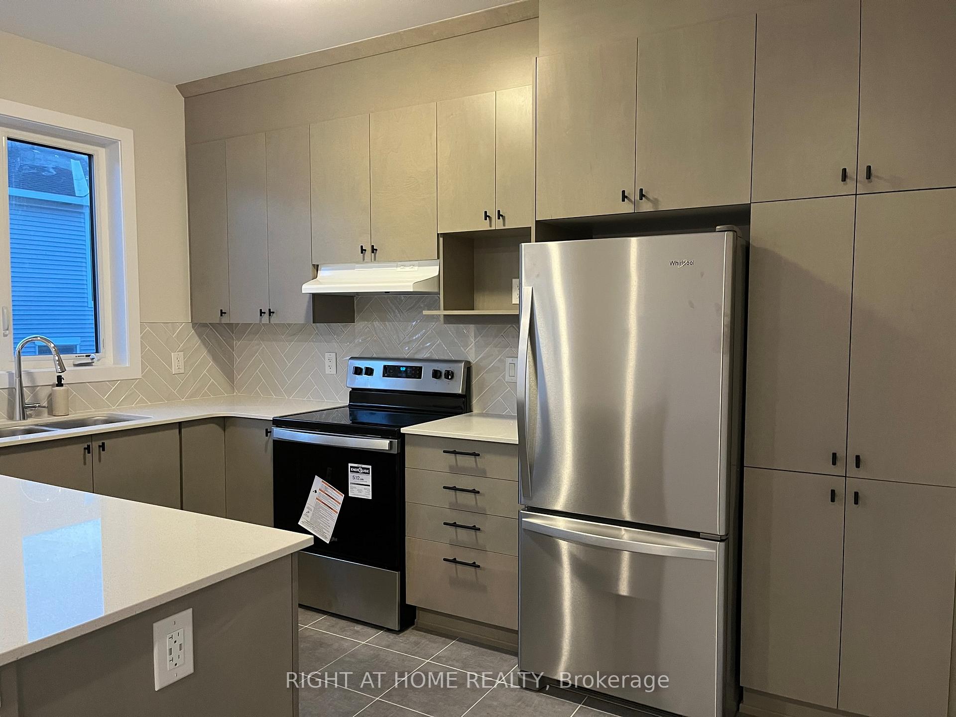 Photo 8 of 4106 Obsidian Street, Ottawa, Barrhaven - Half Moon Bay — HOMEH