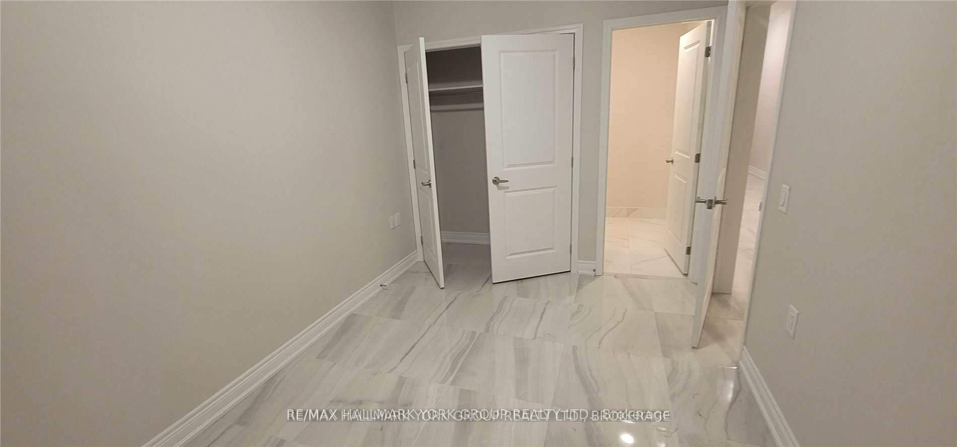 Photo 2 of Unit 102, 32 Wellington Street E, Aurora, Aurora Village — HOMEH