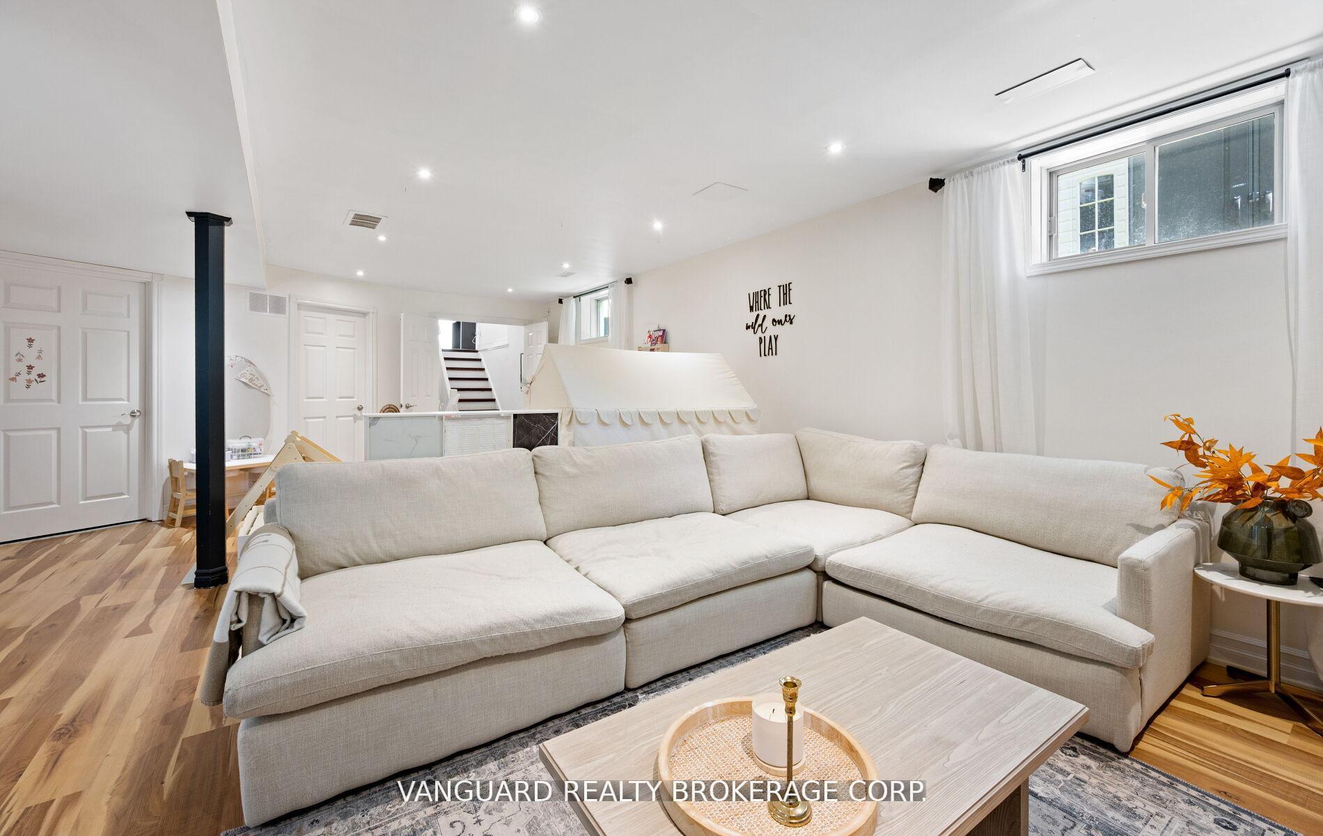 Photo 15 of 177 Sproule Drive, Barrie, 400 West — HOMEH