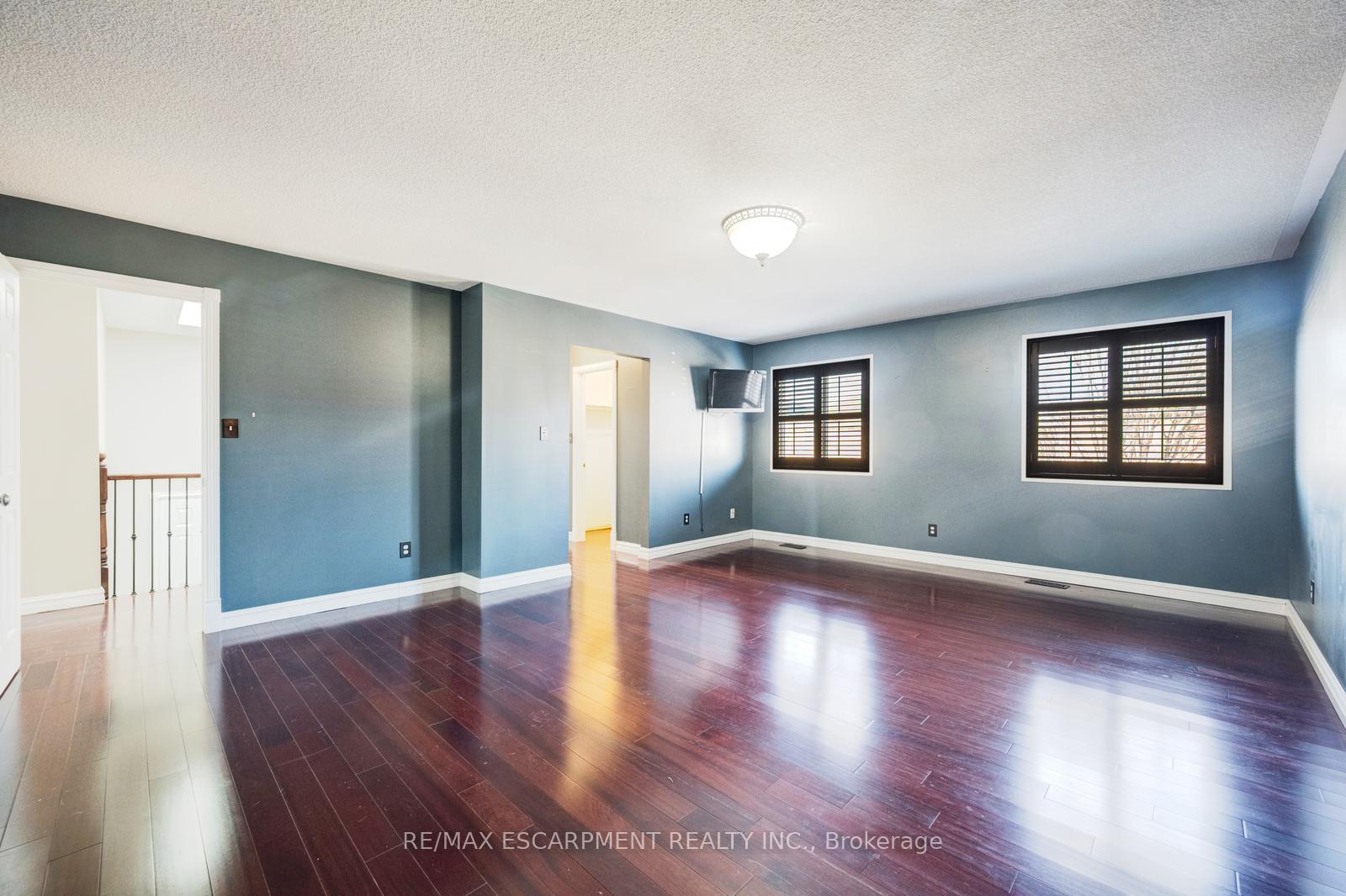 Photo 6 of 69 Stillman Drive, Brampton, Credit Valley — HOMEH
