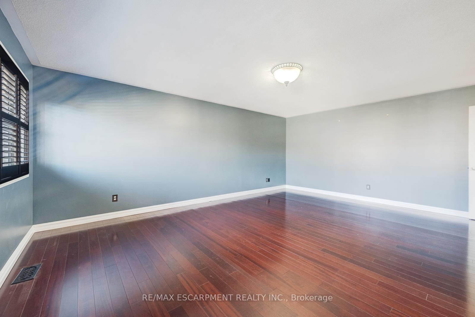 Photo 7 of 69 Stillman Drive, Brampton, Credit Valley — HOMEH