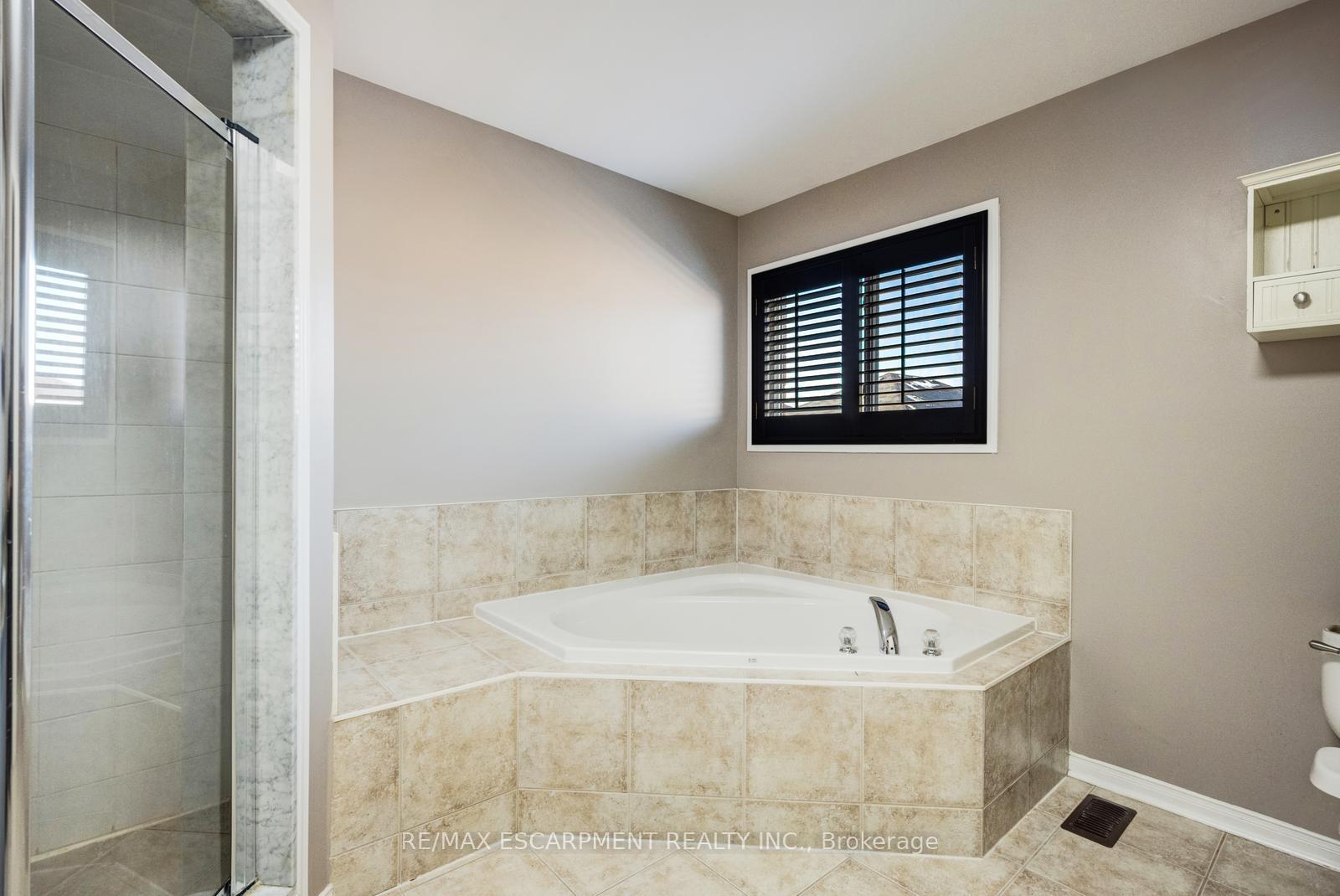 Photo 45 of 69 Stillman Drive, Brampton, Credit Valley — HOMEH