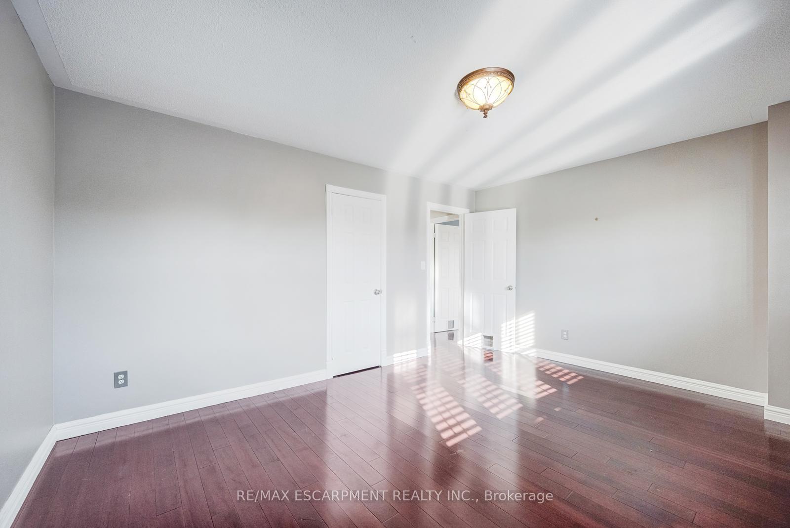 Photo 12 of 69 Stillman Drive, Brampton, Credit Valley — HOMEH