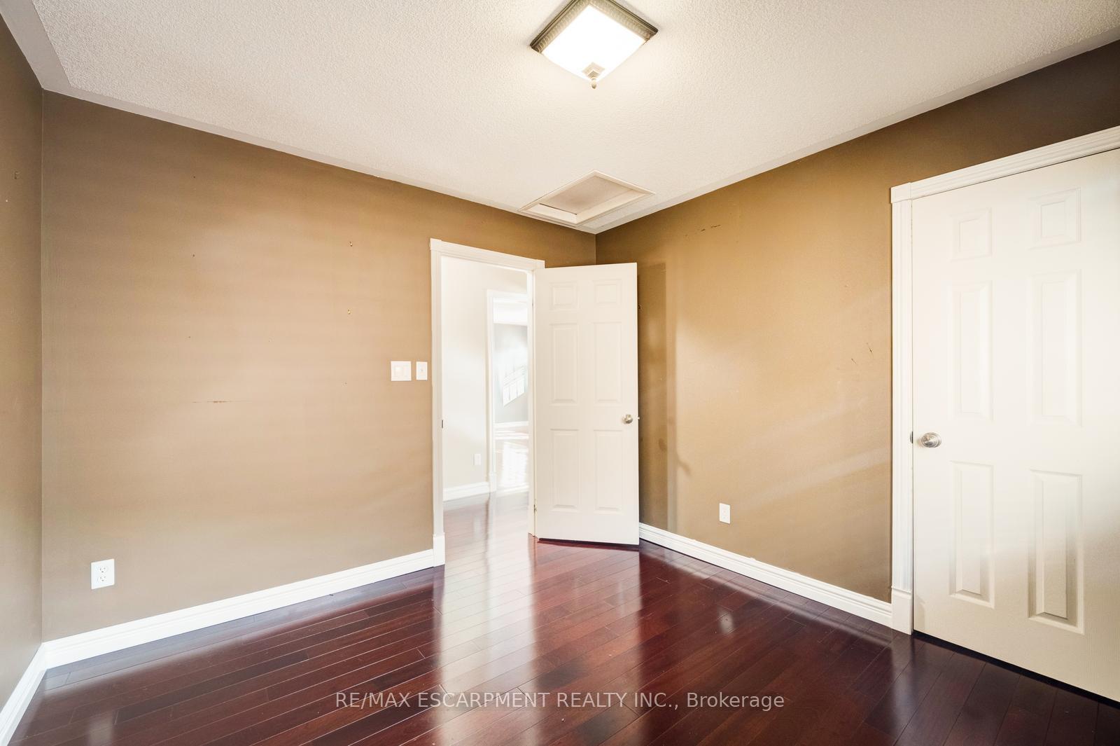 Photo 11 of 69 Stillman Drive, Brampton, Credit Valley — HOMEH