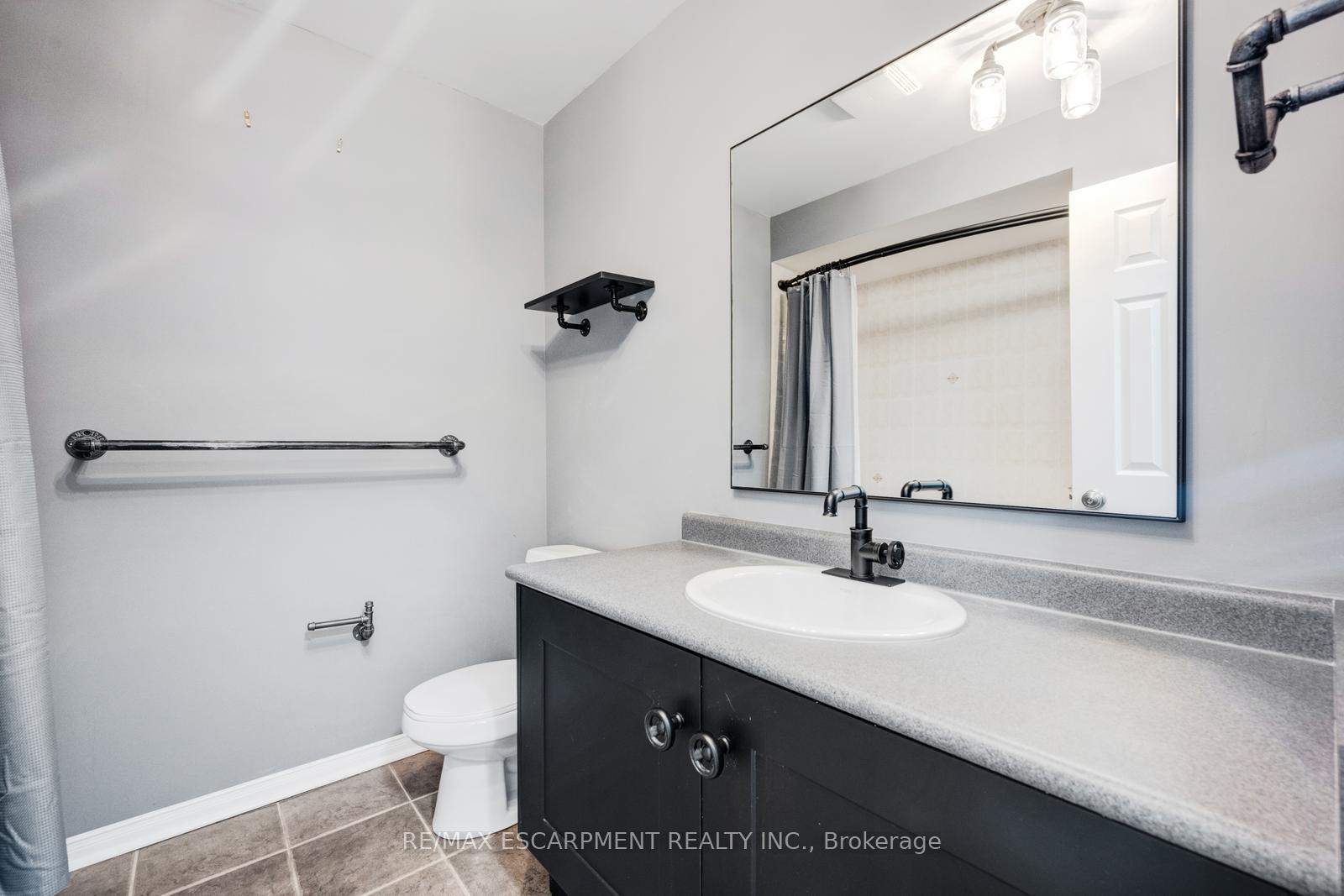 Photo 10 of 69 Stillman Drive, Brampton, Credit Valley — HOMEH
