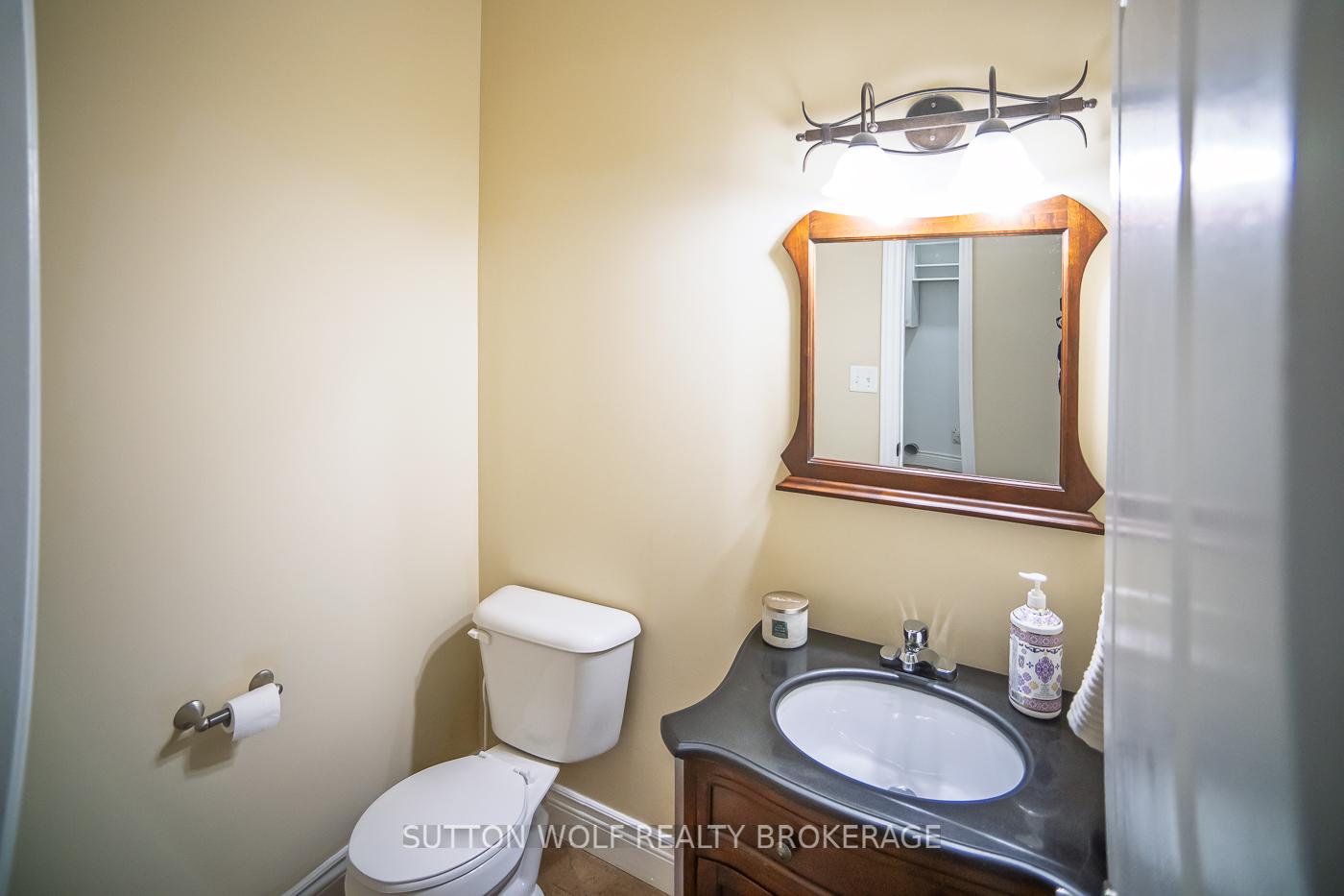 Photo 11 of Unit 7, 384 Head Street N, Strathroy-Caradoc, NE — HOMEH