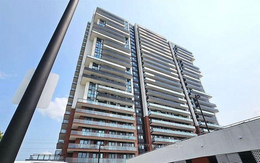 Front of Unit 914, 2550 Simcoe Street N