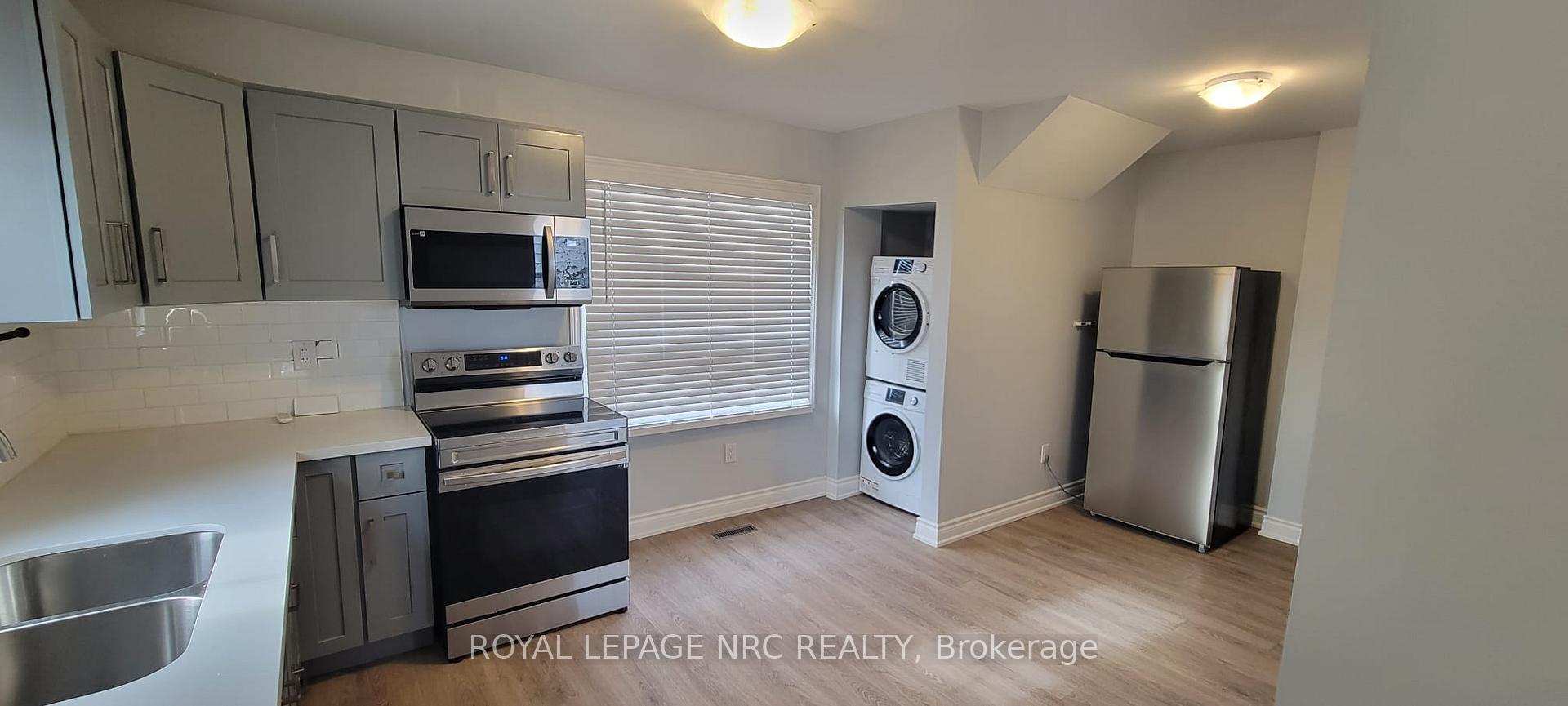 Photo 6 of 27 Lasalle(Main unit) Street E, Welland, Lincoln/Crowland — HOMEH