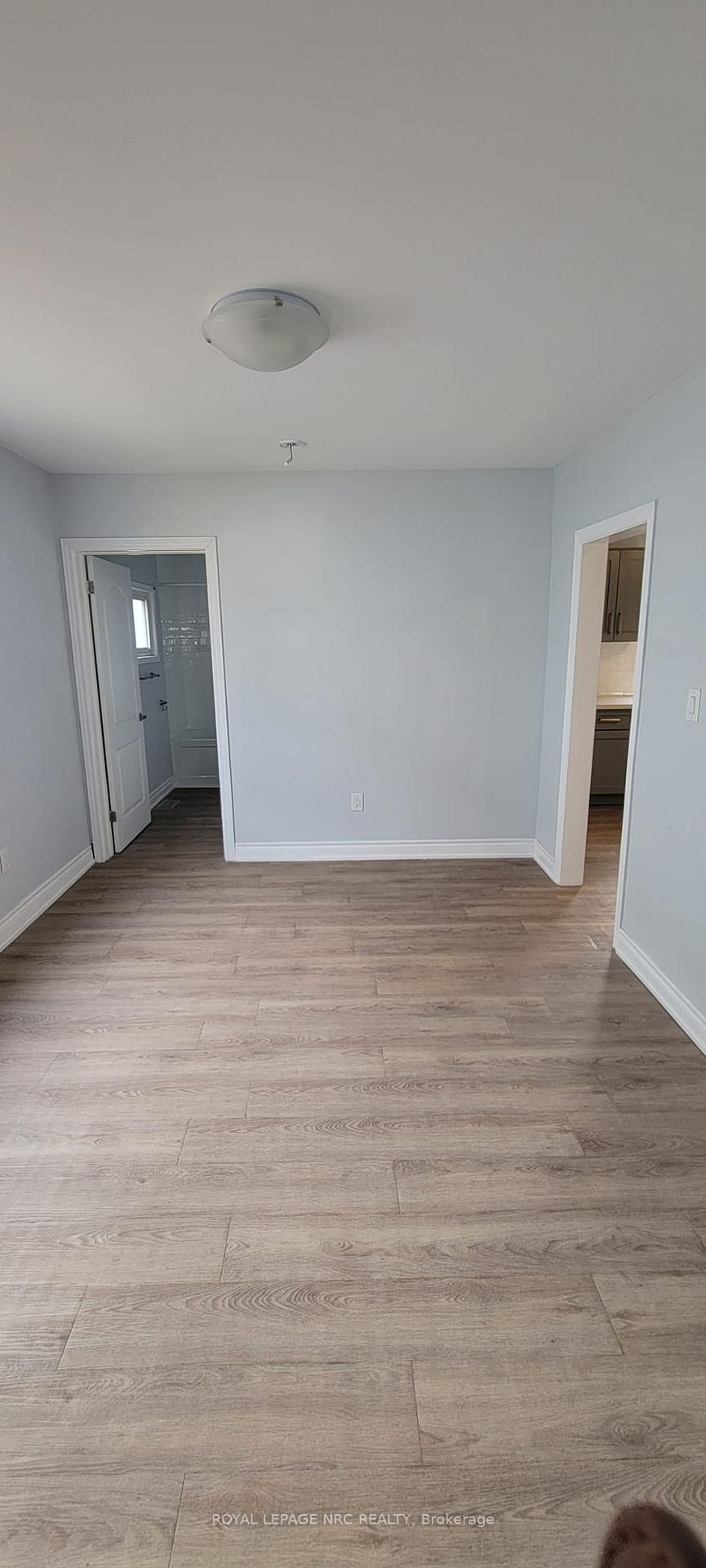 Photo 9 of 27 Lasalle(Main unit) Street E, Welland, Lincoln/Crowland — HOMEH