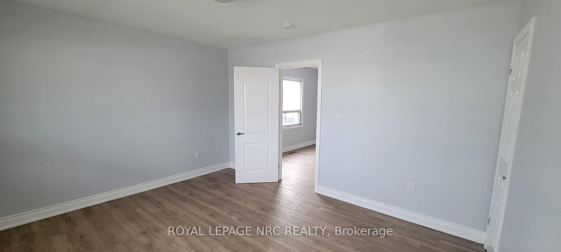 Photo 8 of 27 Lasalle(Main unit) Street E, Welland, Lincoln/Crowland — HOMEH