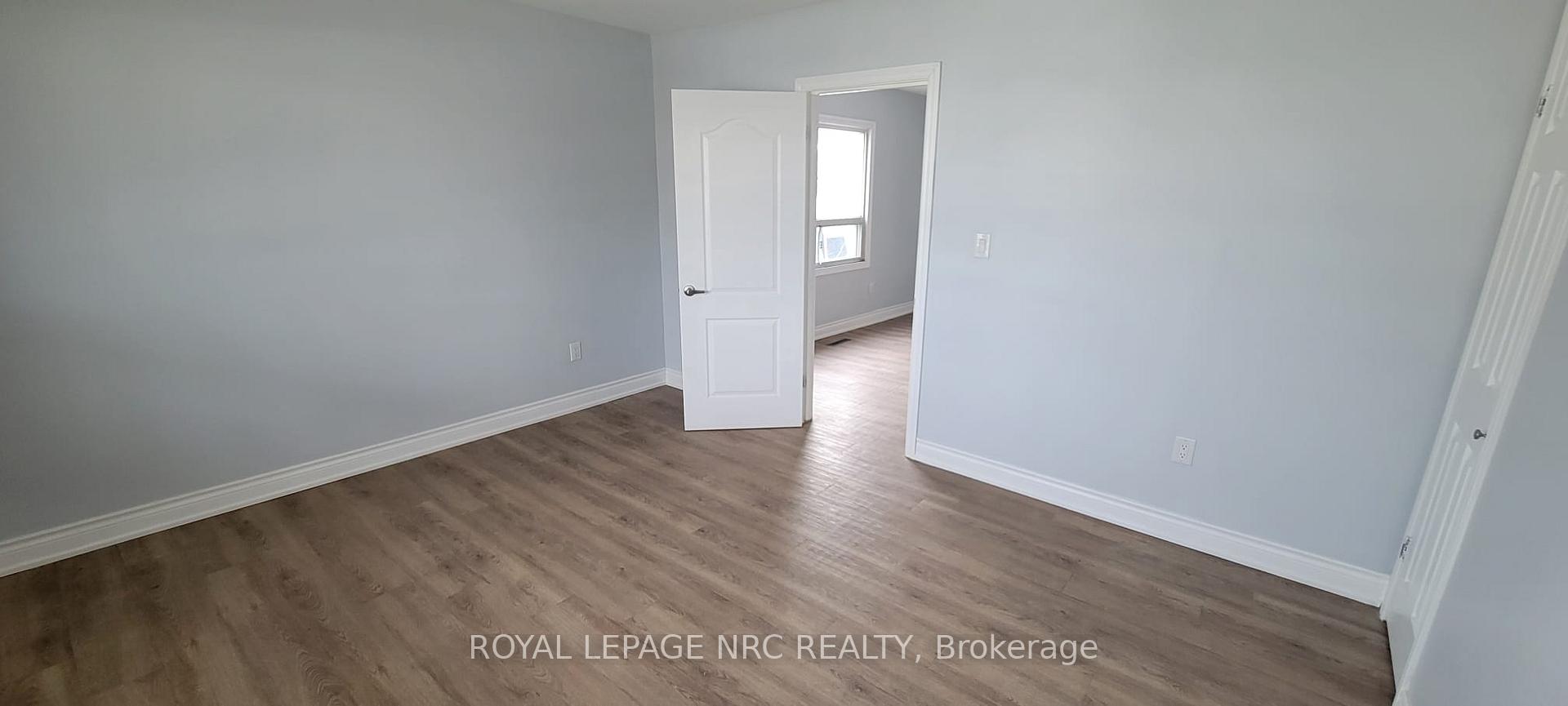 Photo 14 of 27 Lasalle(Main unit) Street E, Welland, Lincoln/Crowland — HOMEH