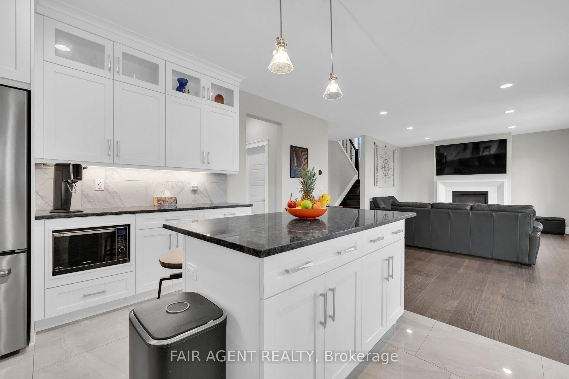 Photo 10 of 418 Pearson Street, Amherstburg — HOMEH