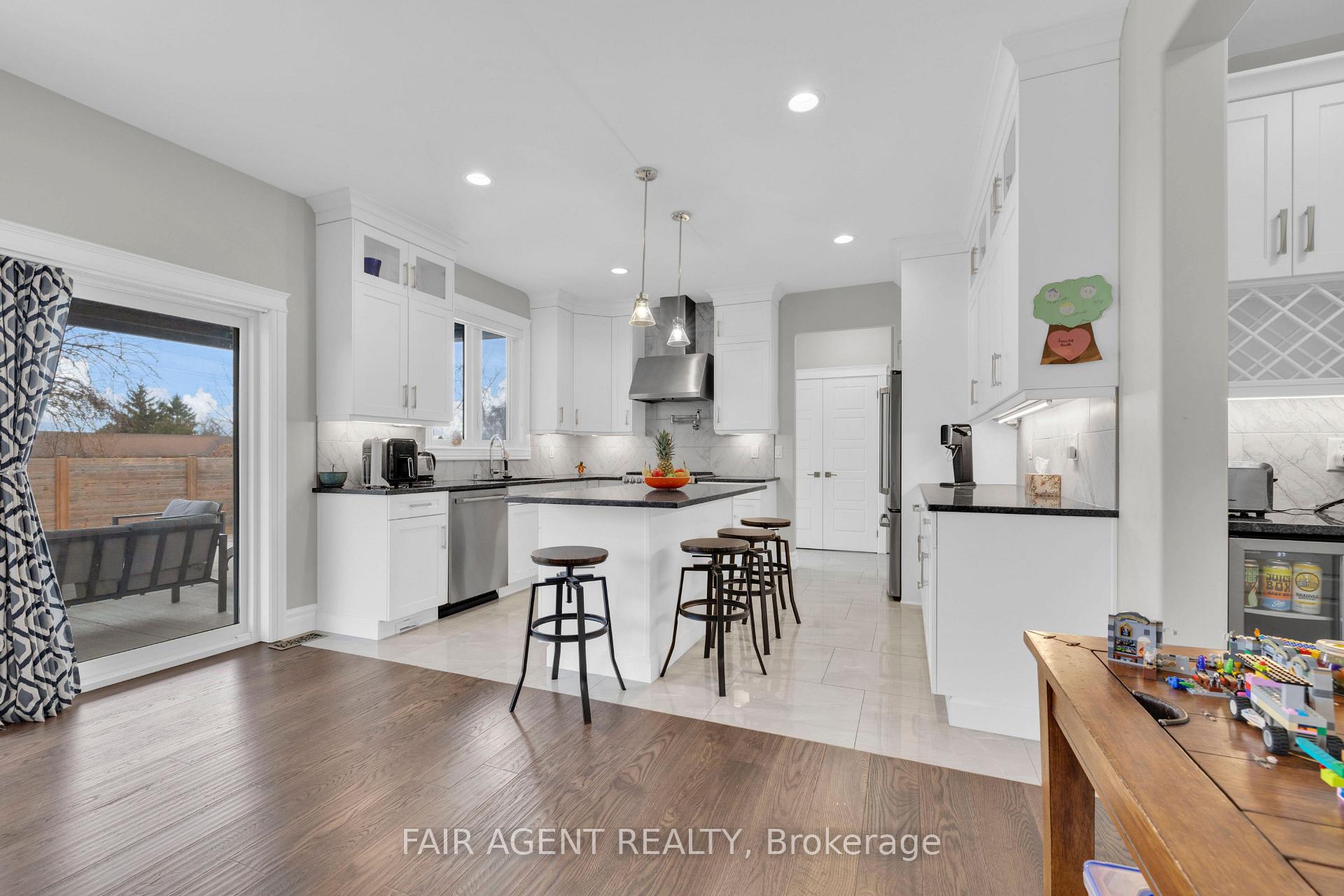 Photo 12 of 418 Pearson Street, Amherstburg — HOMEH