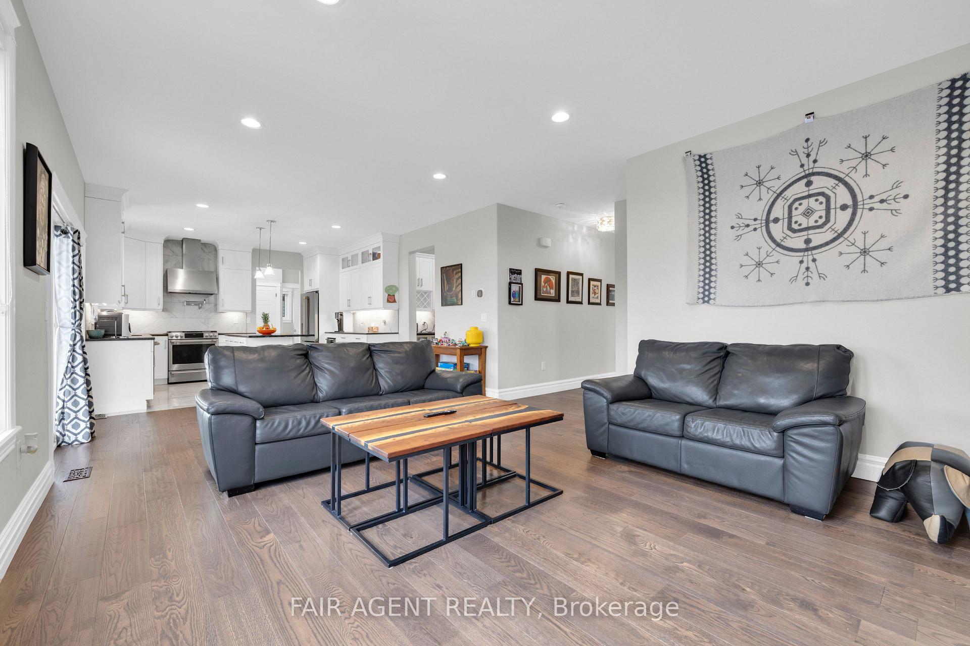 Photo 14 of 418 Pearson Street, Amherstburg — HOMEH