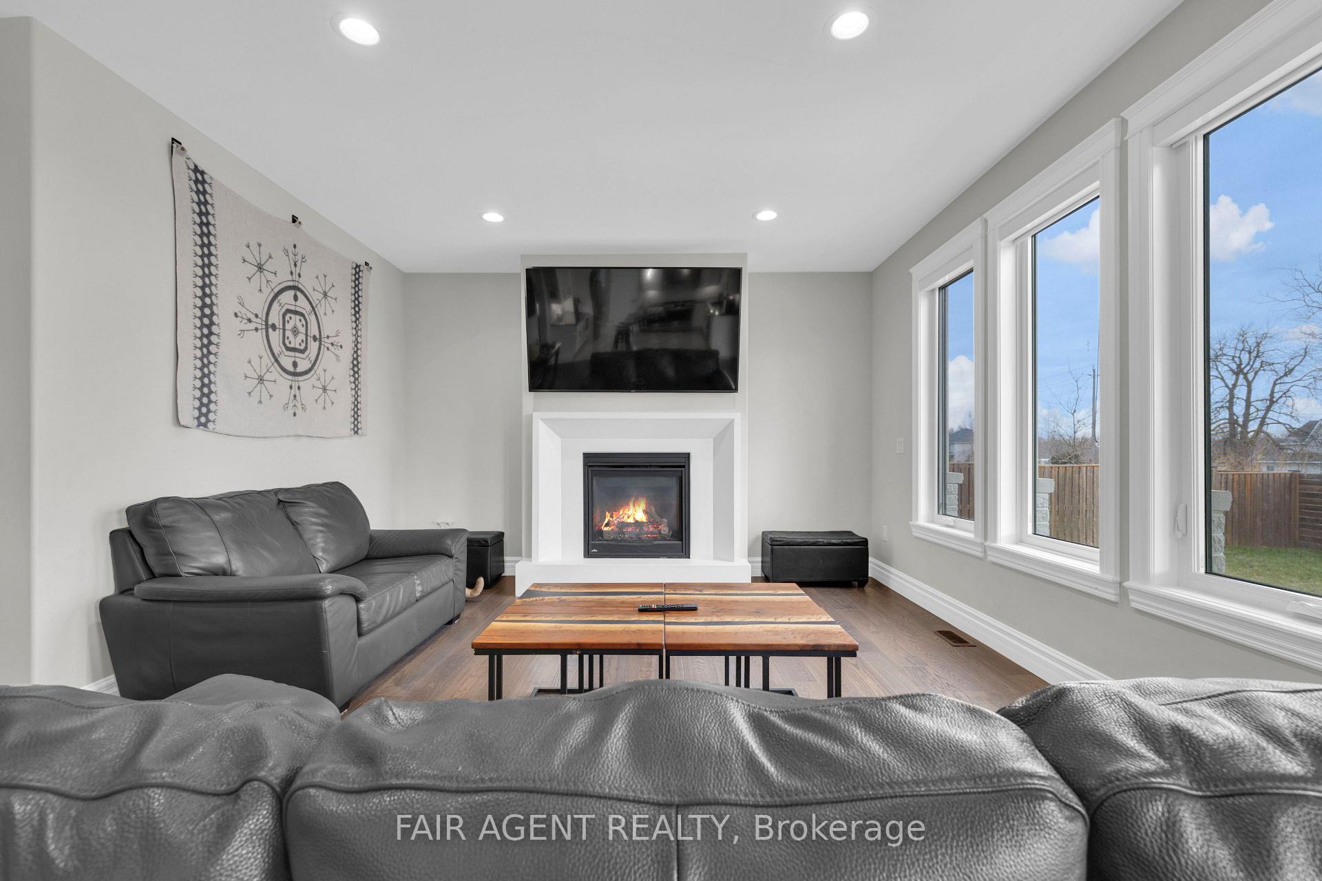 Photo 20 of 418 Pearson Street, Amherstburg — HOMEH