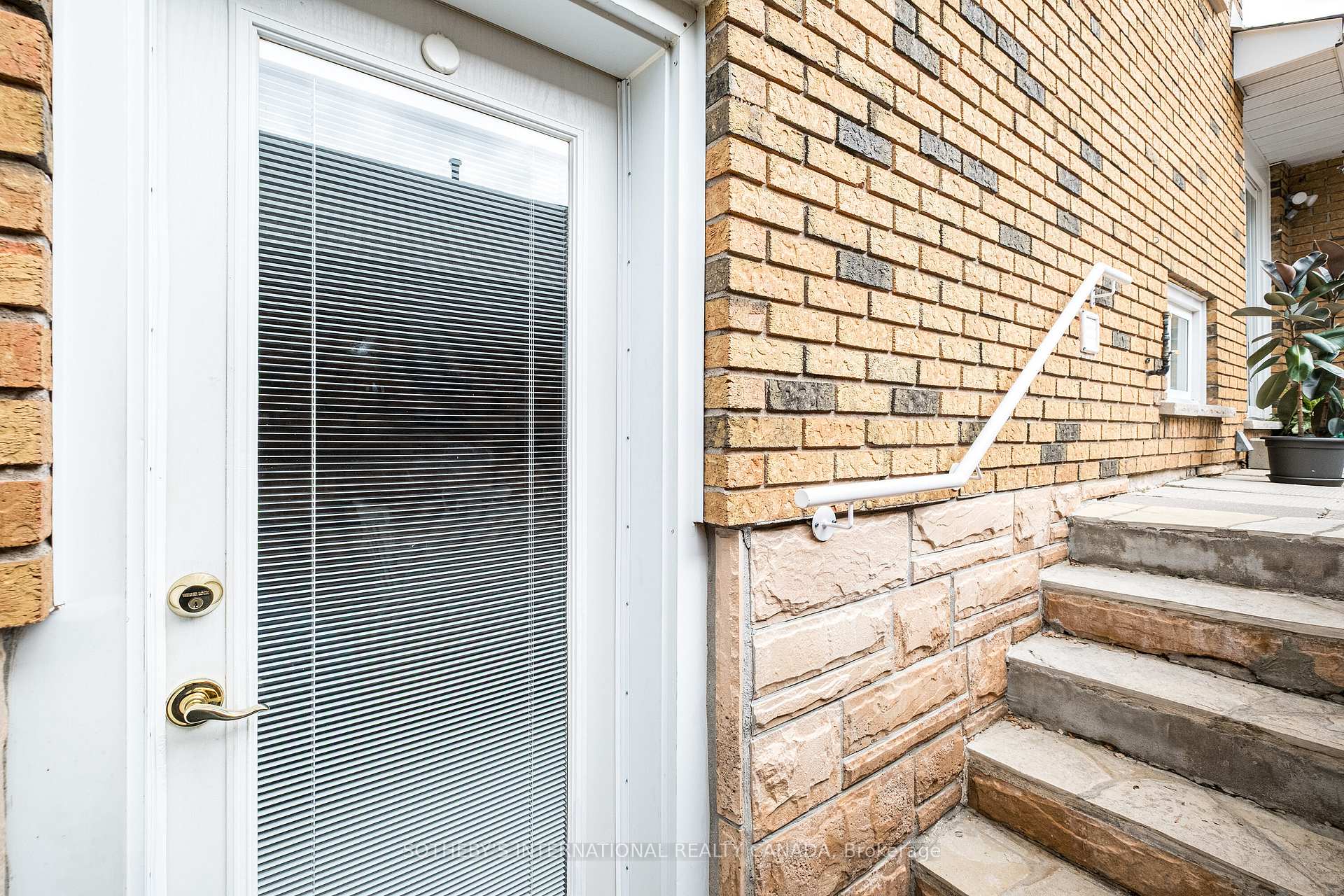 Photo 10 of 87 Bridlewood Drive, Welland, N. Welland — HOMEH