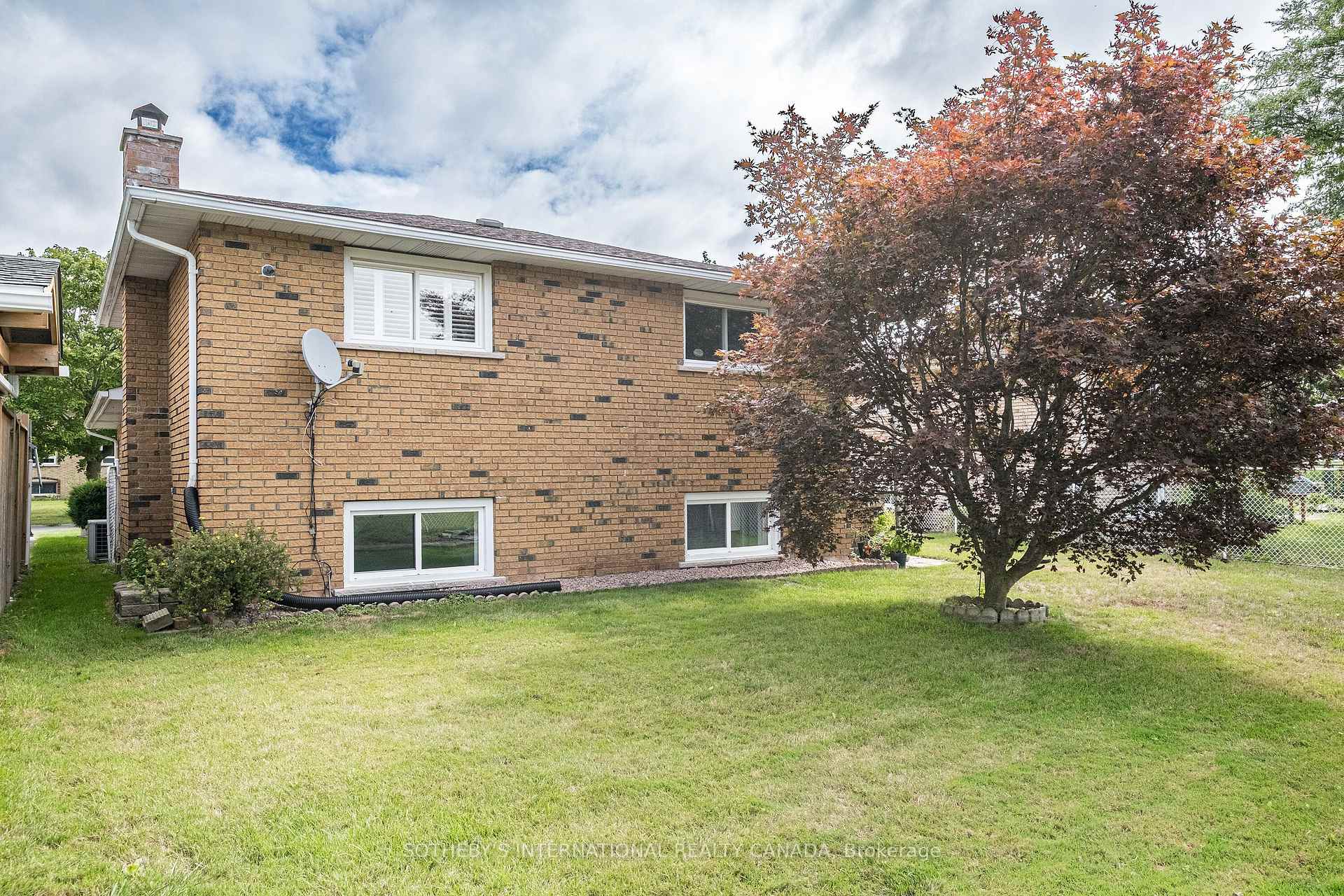 Photo 19 of 87 Bridlewood Drive, Welland, N. Welland — HOMEH