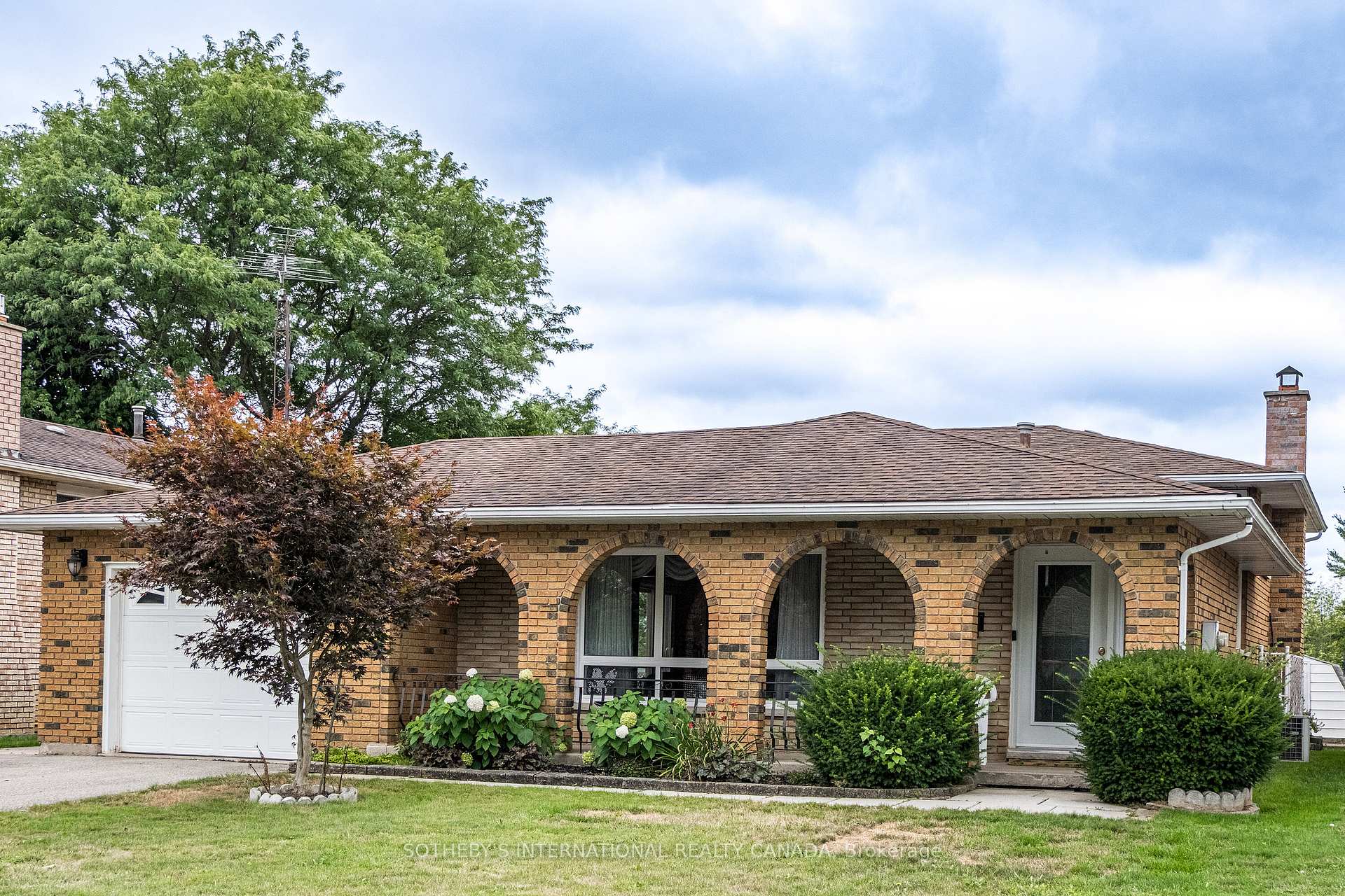 Photo 13 of 87 Bridlewood Drive, Welland, N. Welland — HOMEH