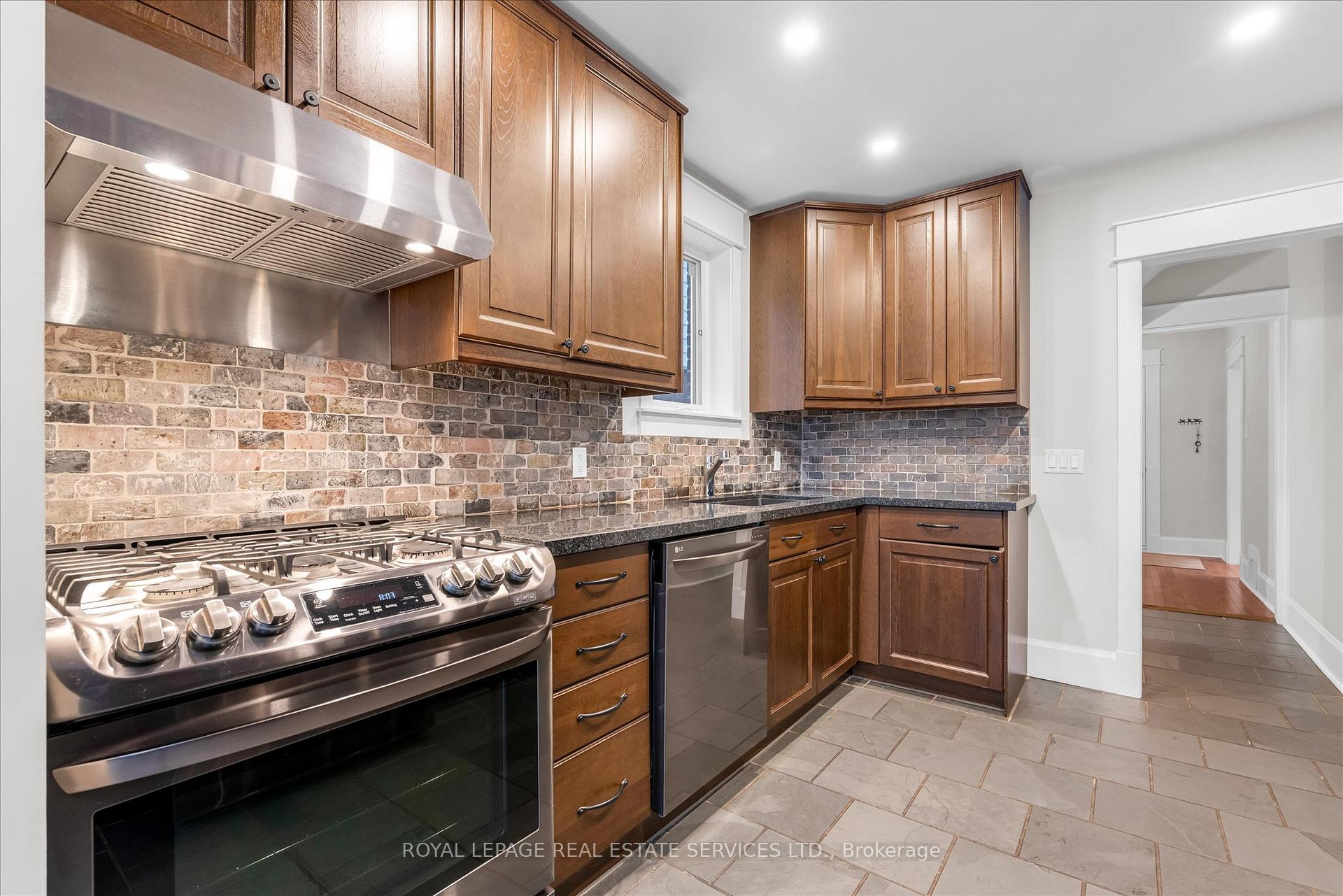 Photo 10 of 20 Arkell Street, Hamilton, Westdale — HOMEH