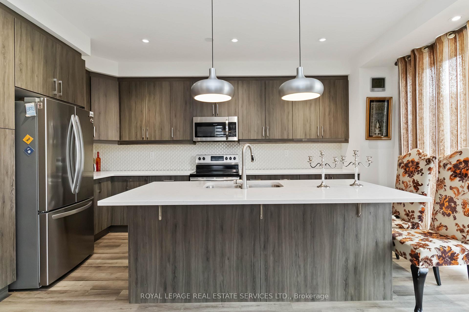 Photo 42 of 1280 Sycamore Garden, Milton, Cobban — HOMEH