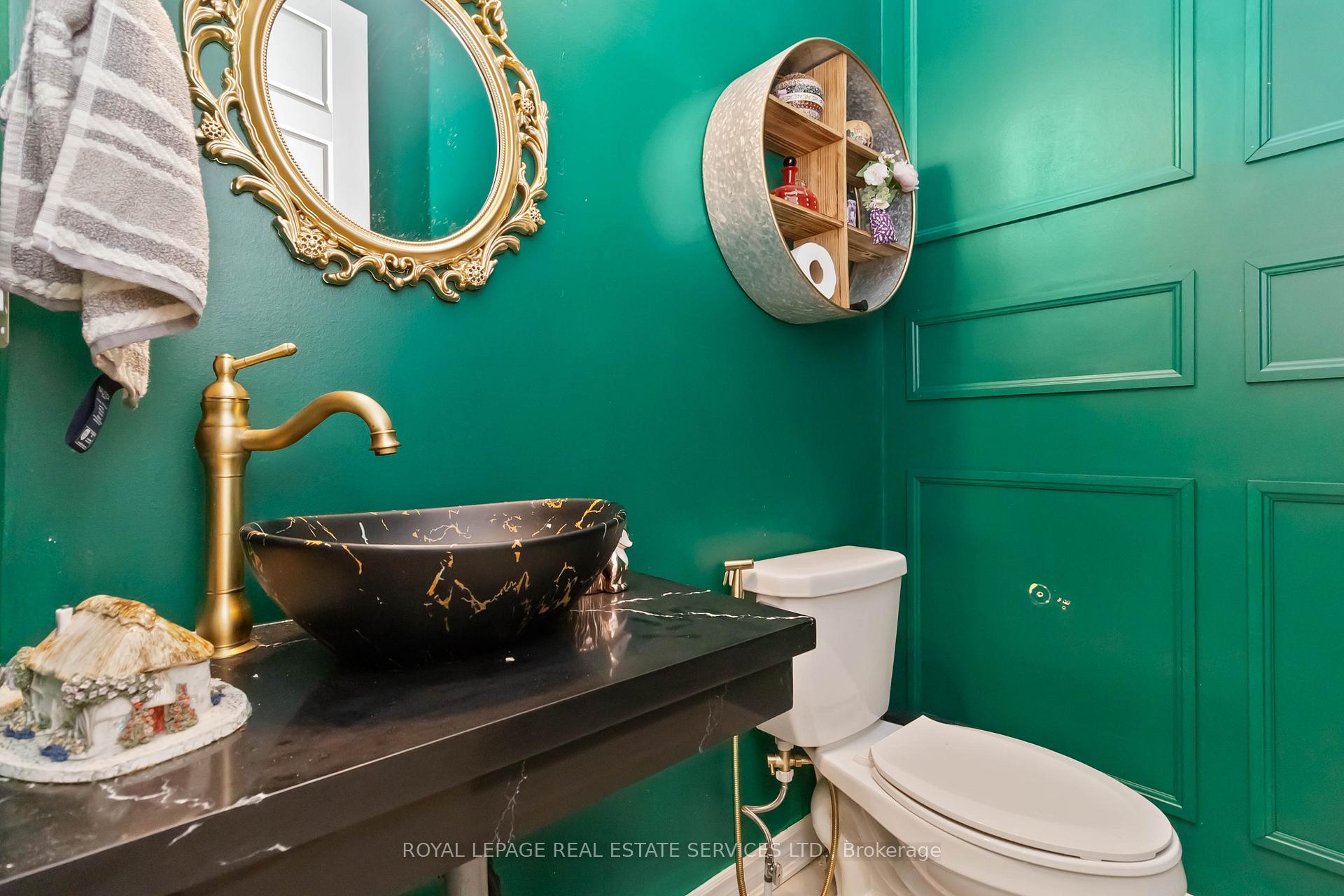 Photo 10 of 1280 Sycamore Garden, Milton, Cobban — HOMEH