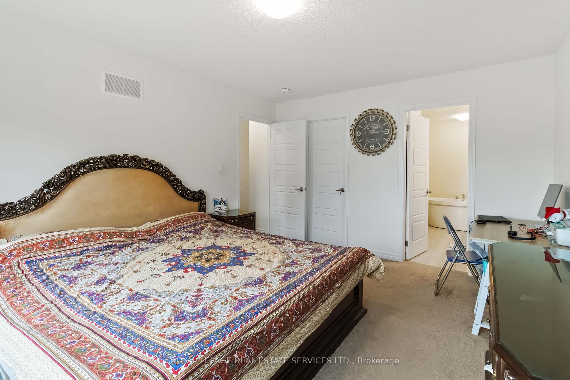 Photo 14 of 1280 Sycamore Garden, Milton, Cobban — HOMEH