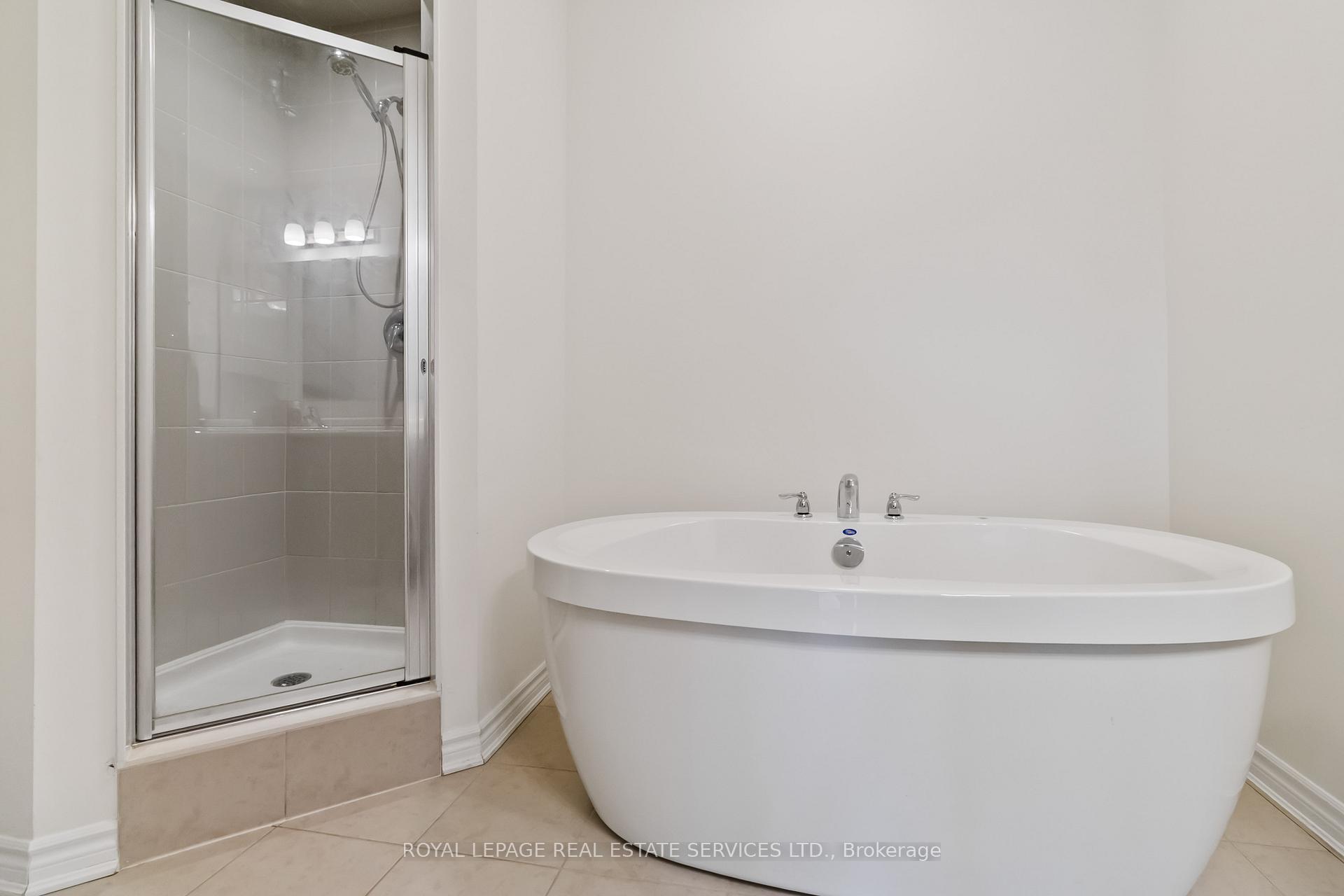 Photo 11 of 1280 Sycamore Garden, Milton, Cobban — HOMEH