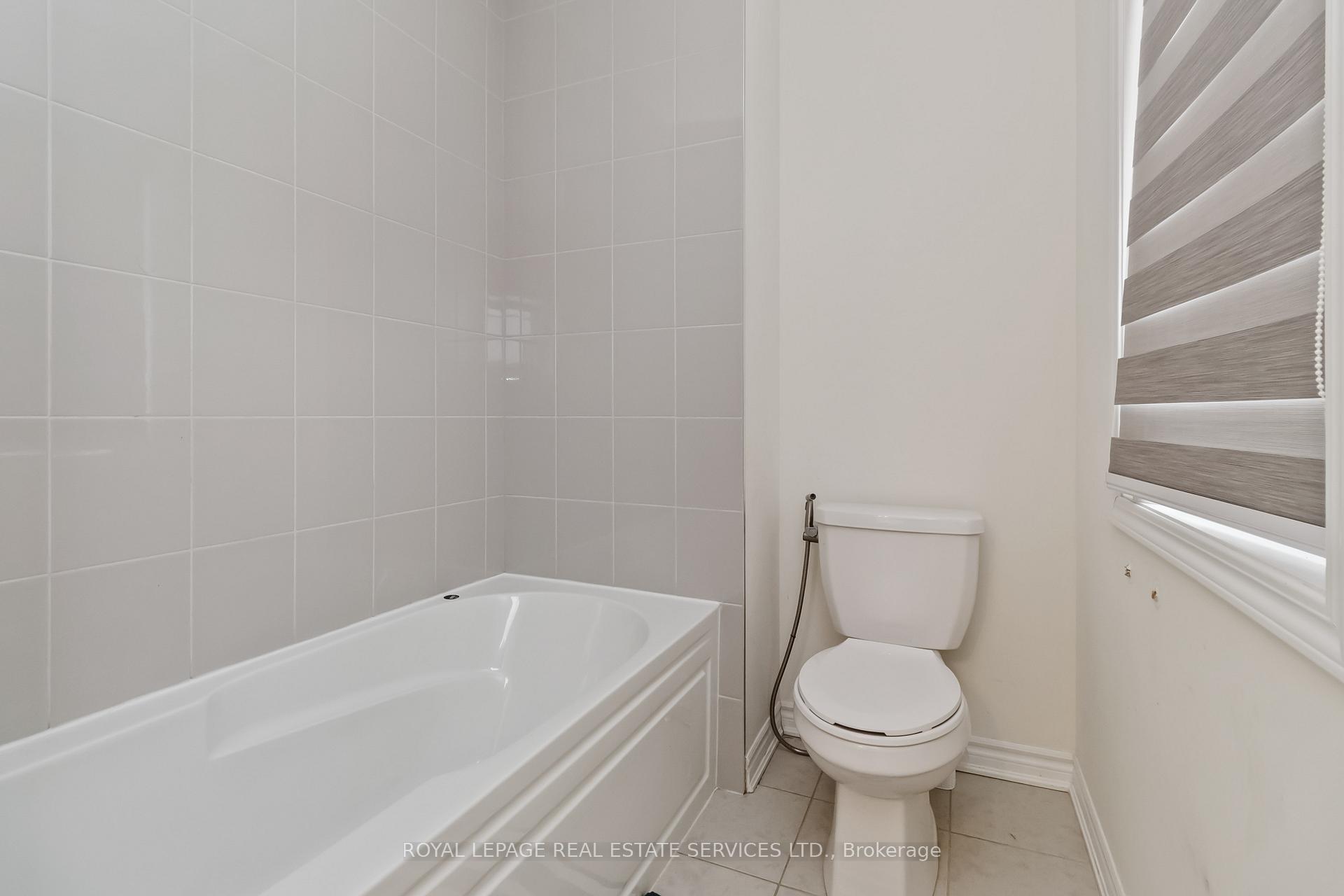 Photo 19 of 1280 Sycamore Garden, Milton, Cobban — HOMEH