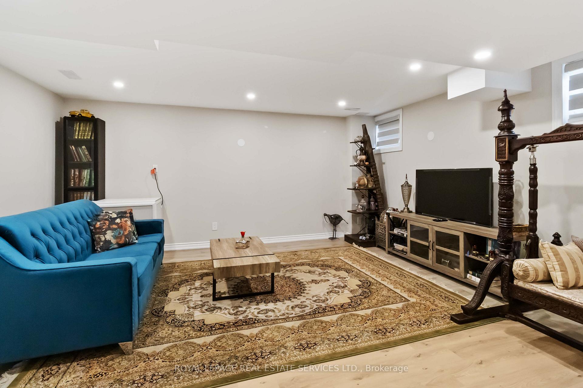 Photo 32 of 1280 Sycamore Garden, Milton, Cobban — HOMEH