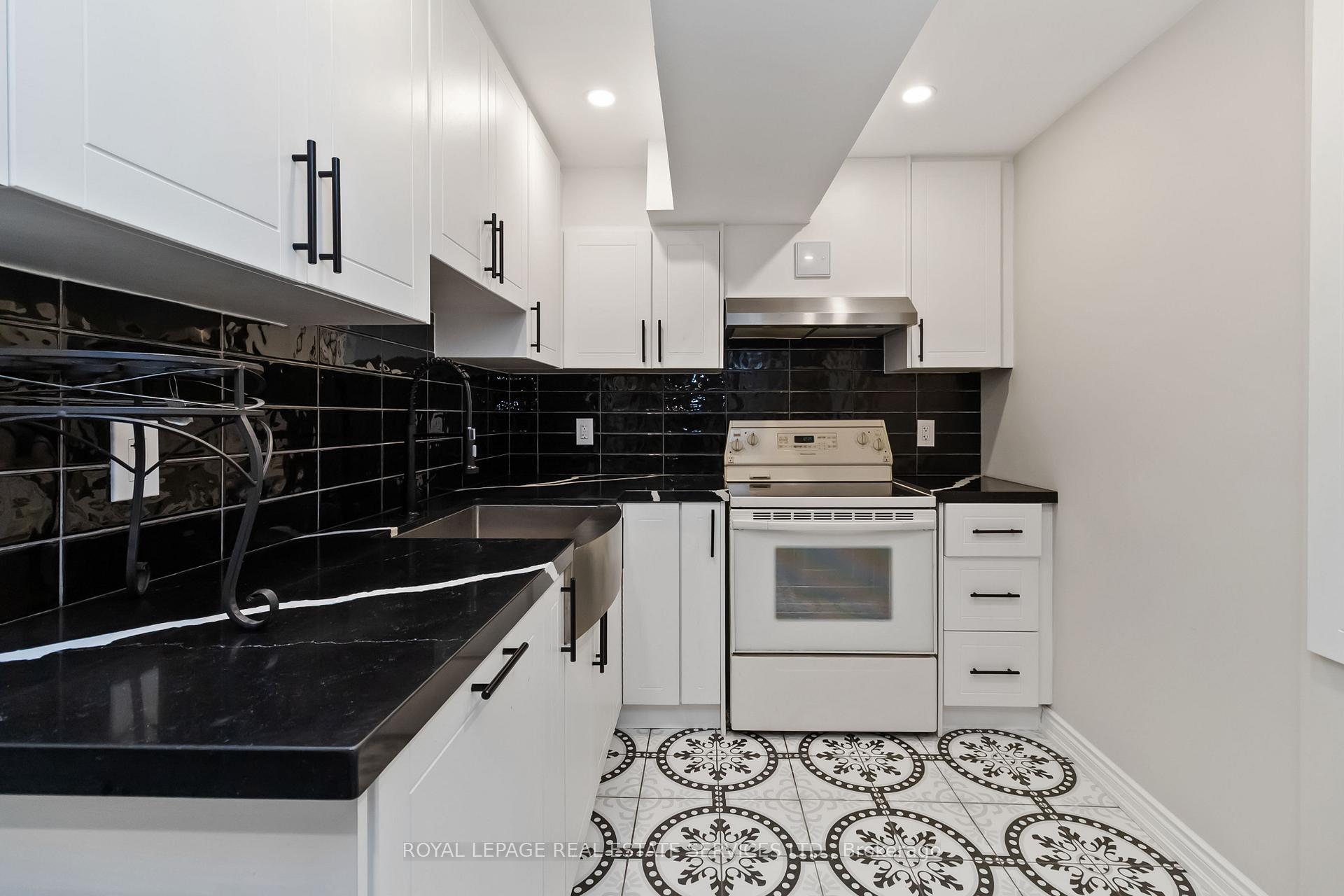 Photo 40 of 1280 Sycamore Garden, Milton, Cobban — HOMEH