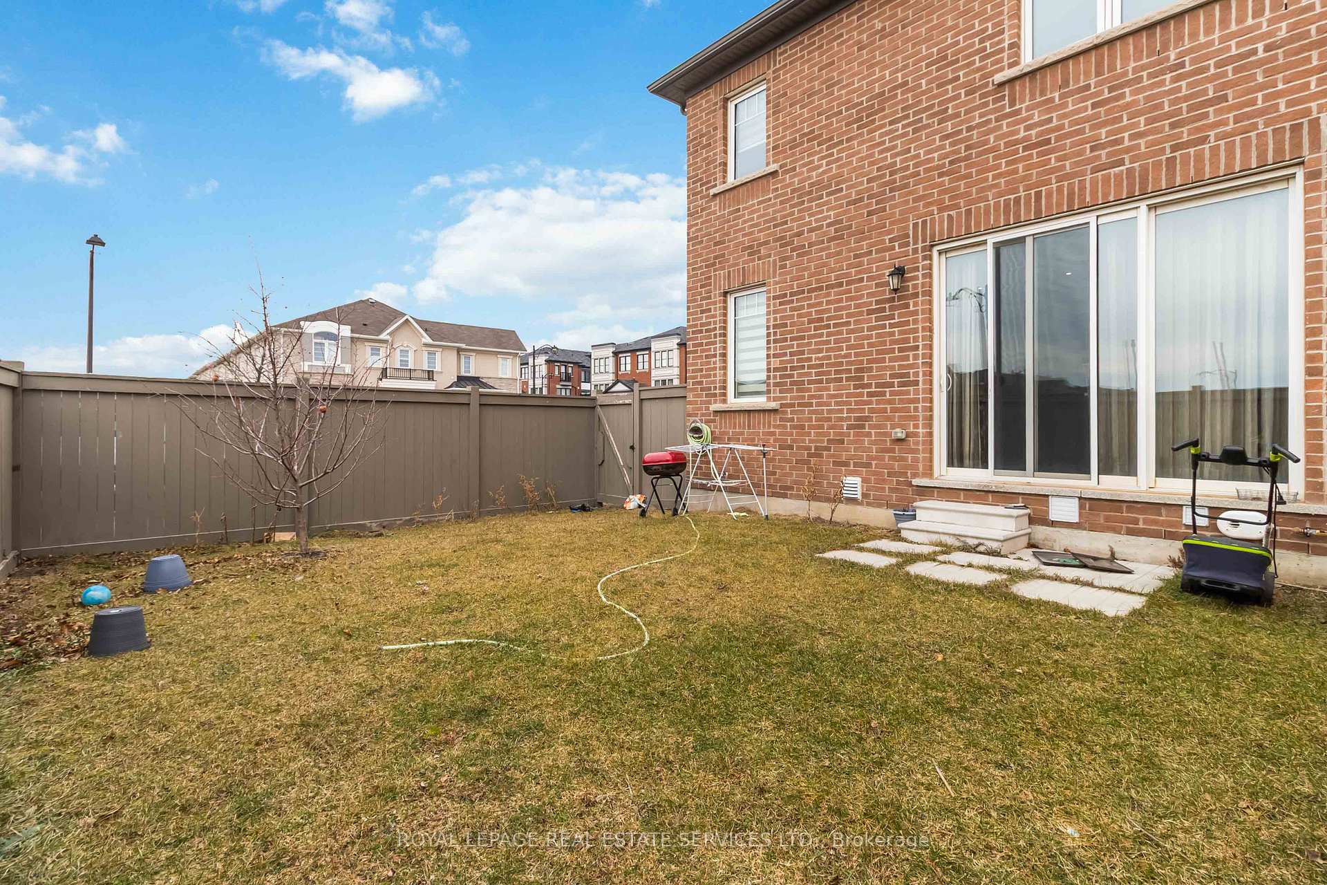 Photo 25 of 1280 Sycamore Garden, Milton, Cobban — HOMEH