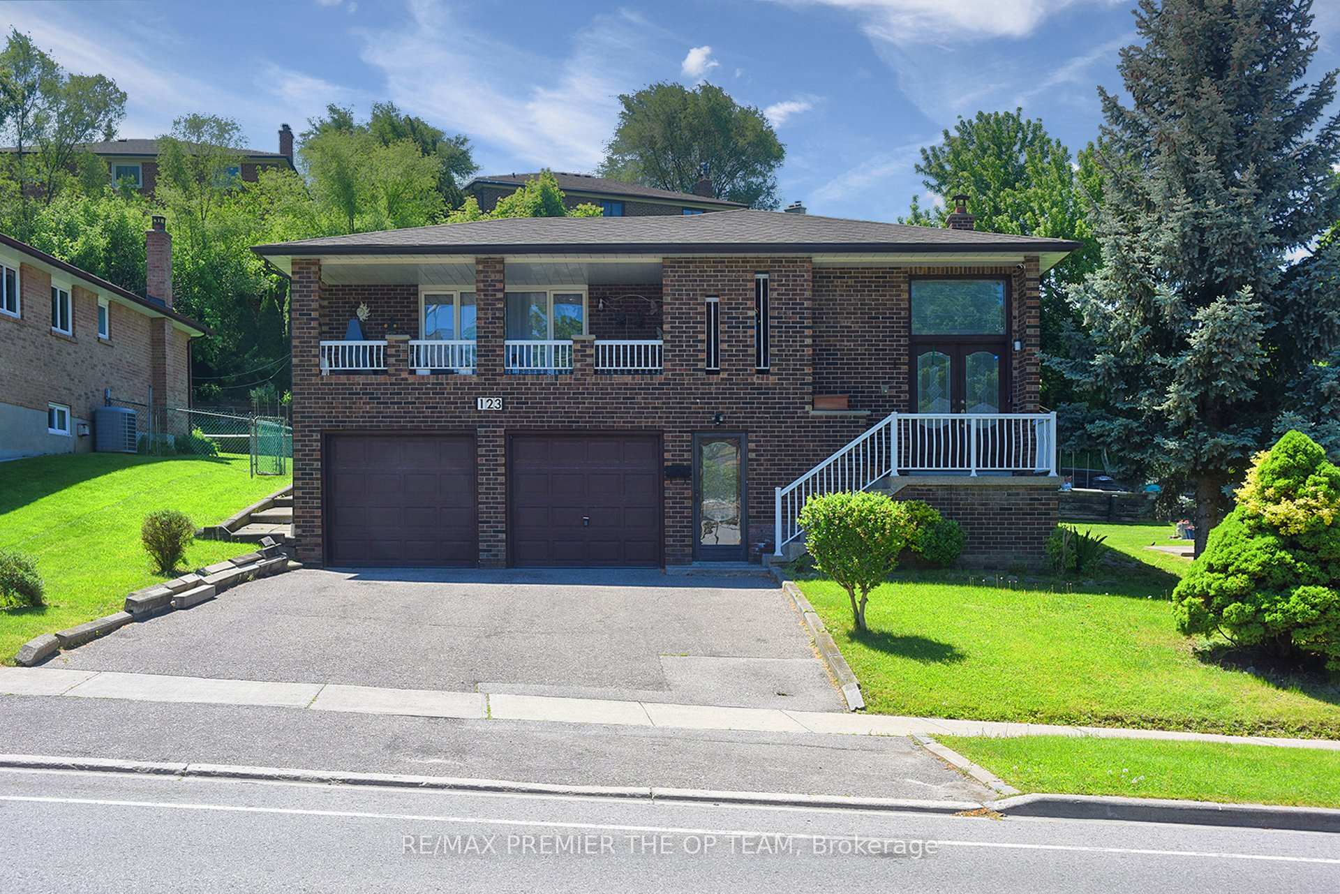 Photo 1 of 123 Willis Road, Vaughan, East Woodbridge — HOMEH