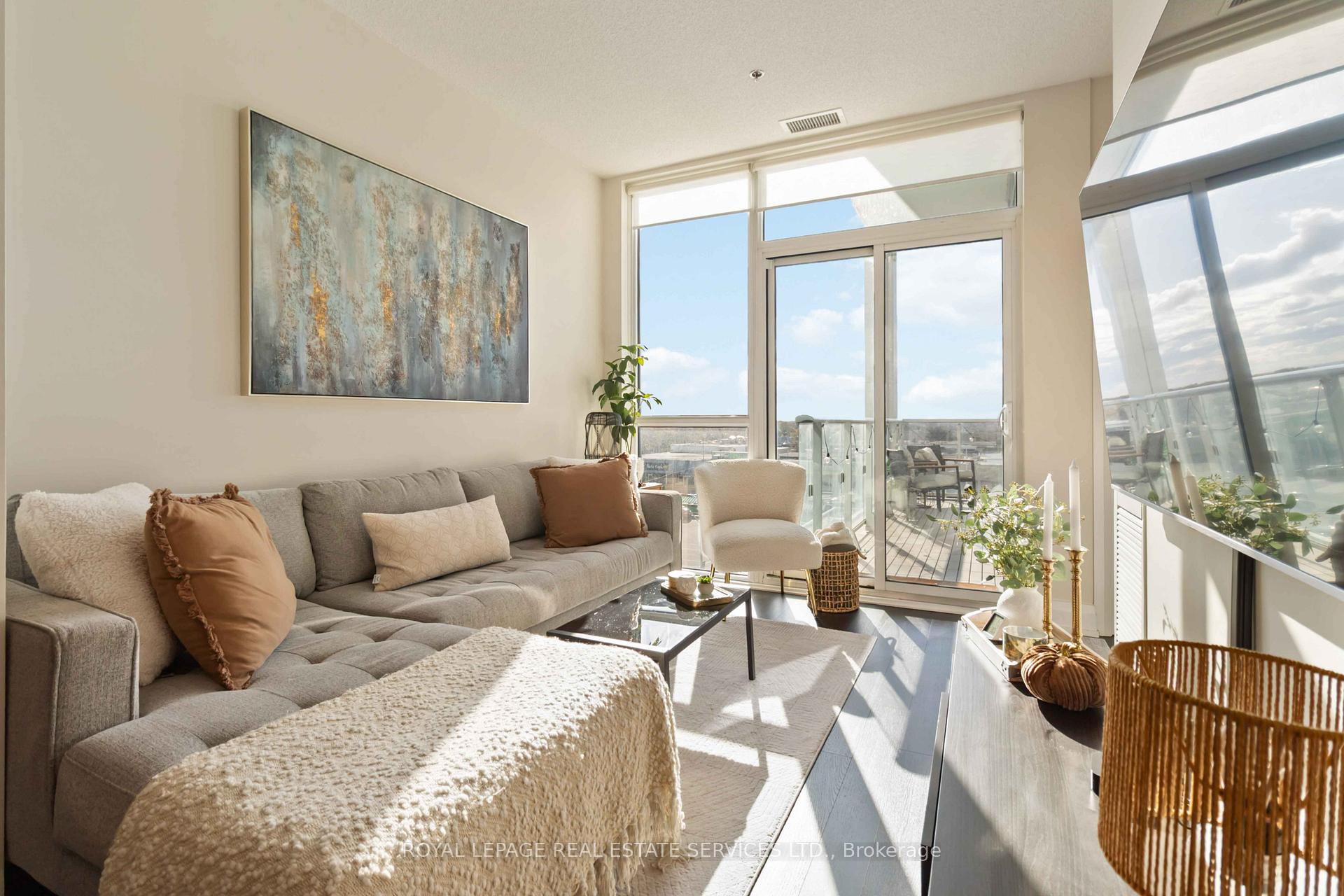 Photo 4 of Unit 516, 65 Speers Road, Oakville, Central — HOMEH