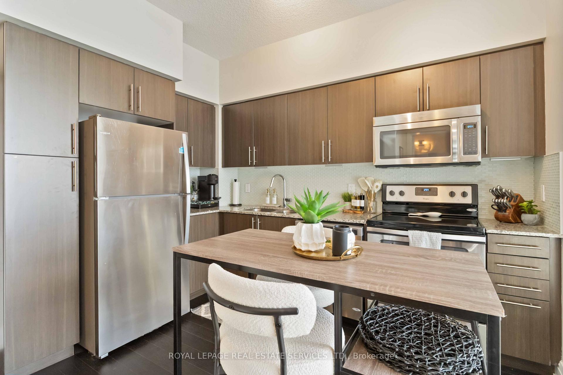 Photo 6 of Unit 516, 65 Speers Road, Oakville, Central — HOMEH