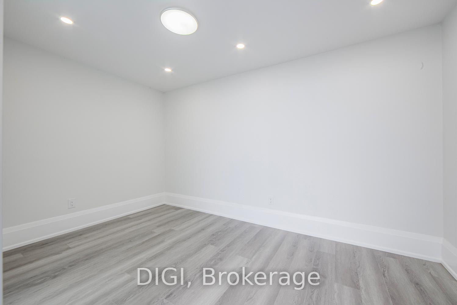 Photo 4 of Unit PH4, 400 Walmer Road, Toronto, Forest Hill South — HOMEH