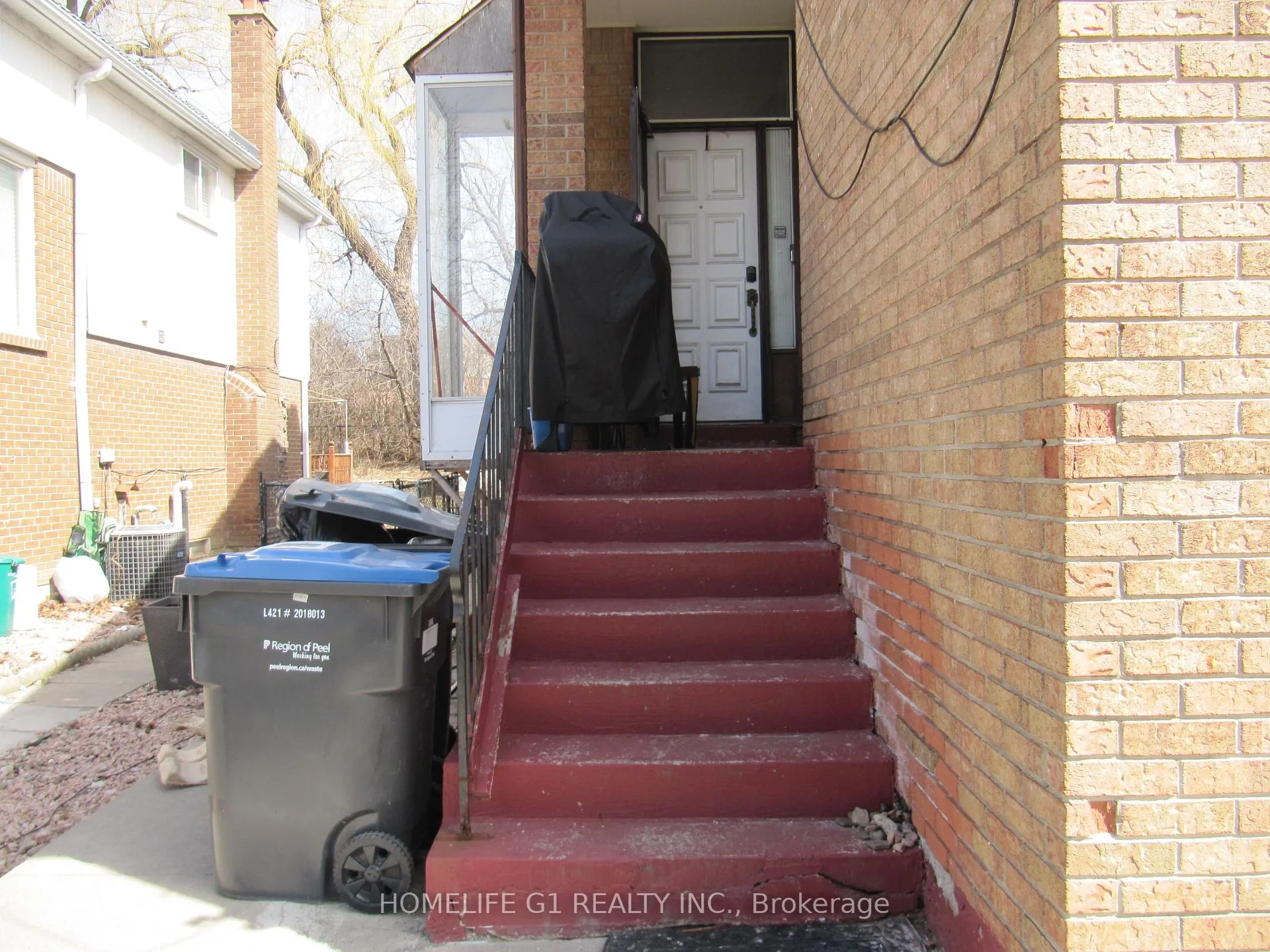 Photo 4 of 94 Leacrest Street, Brampton, Westgate — HOMEH