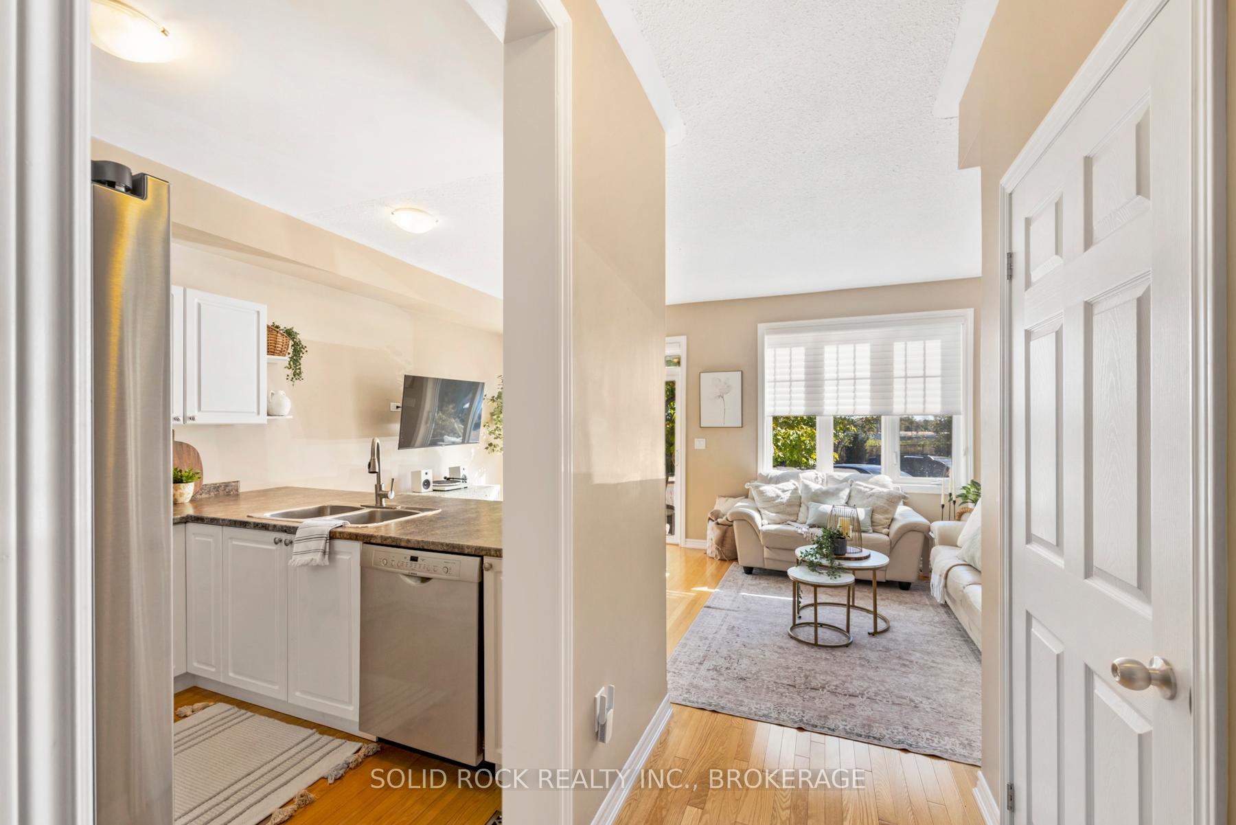 Photo 4 of 905 Ascot Lane, Kingston, Rideau — HOMEH