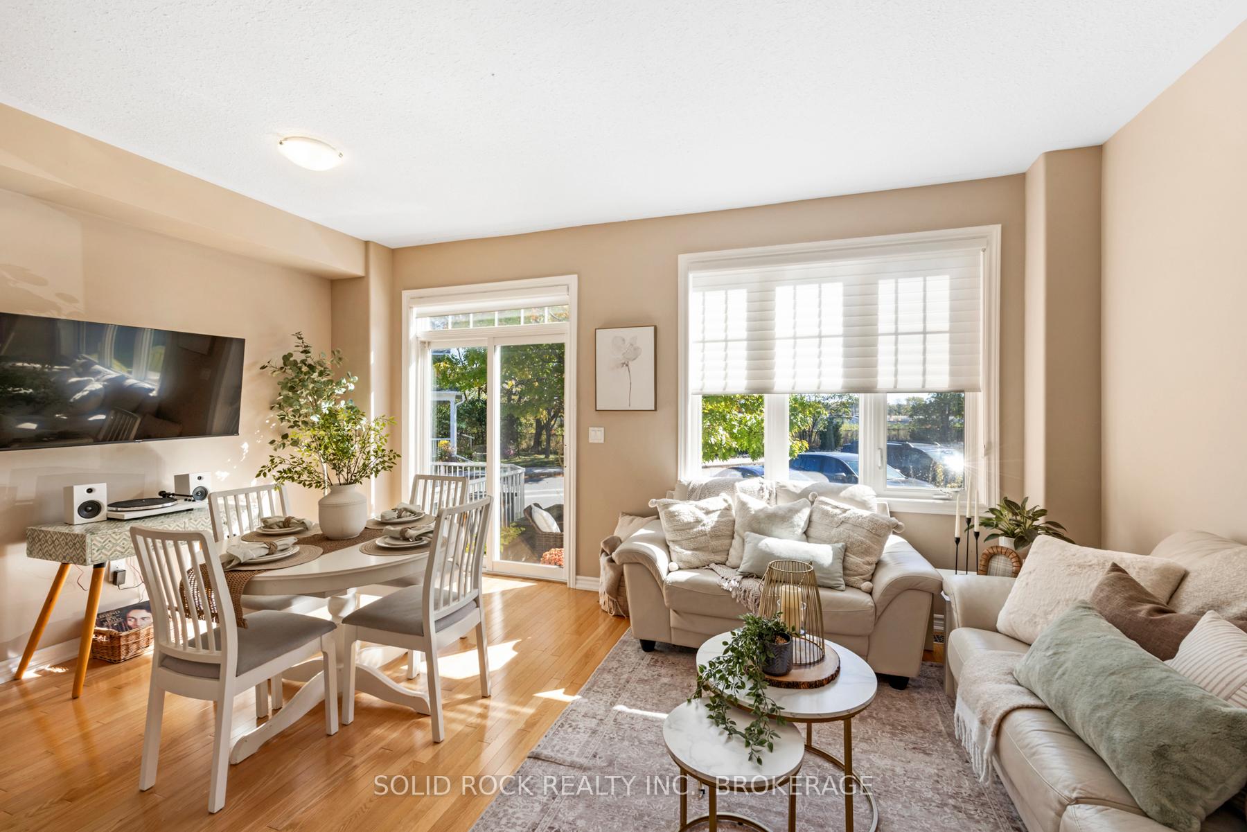 Photo 5 of 905 Ascot Lane, Kingston, Rideau — HOMEH