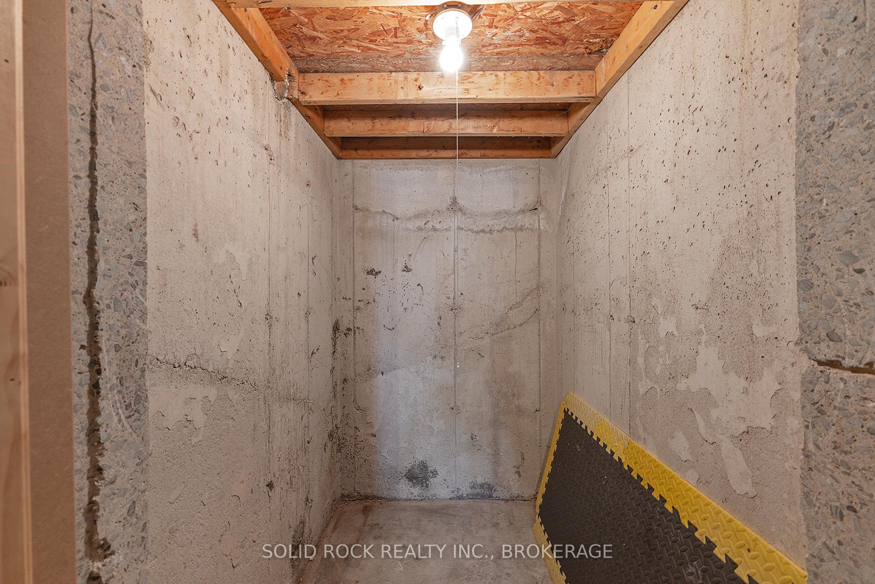 Photo 18 of 905 Ascot Lane, Kingston, Rideau — HOMEH