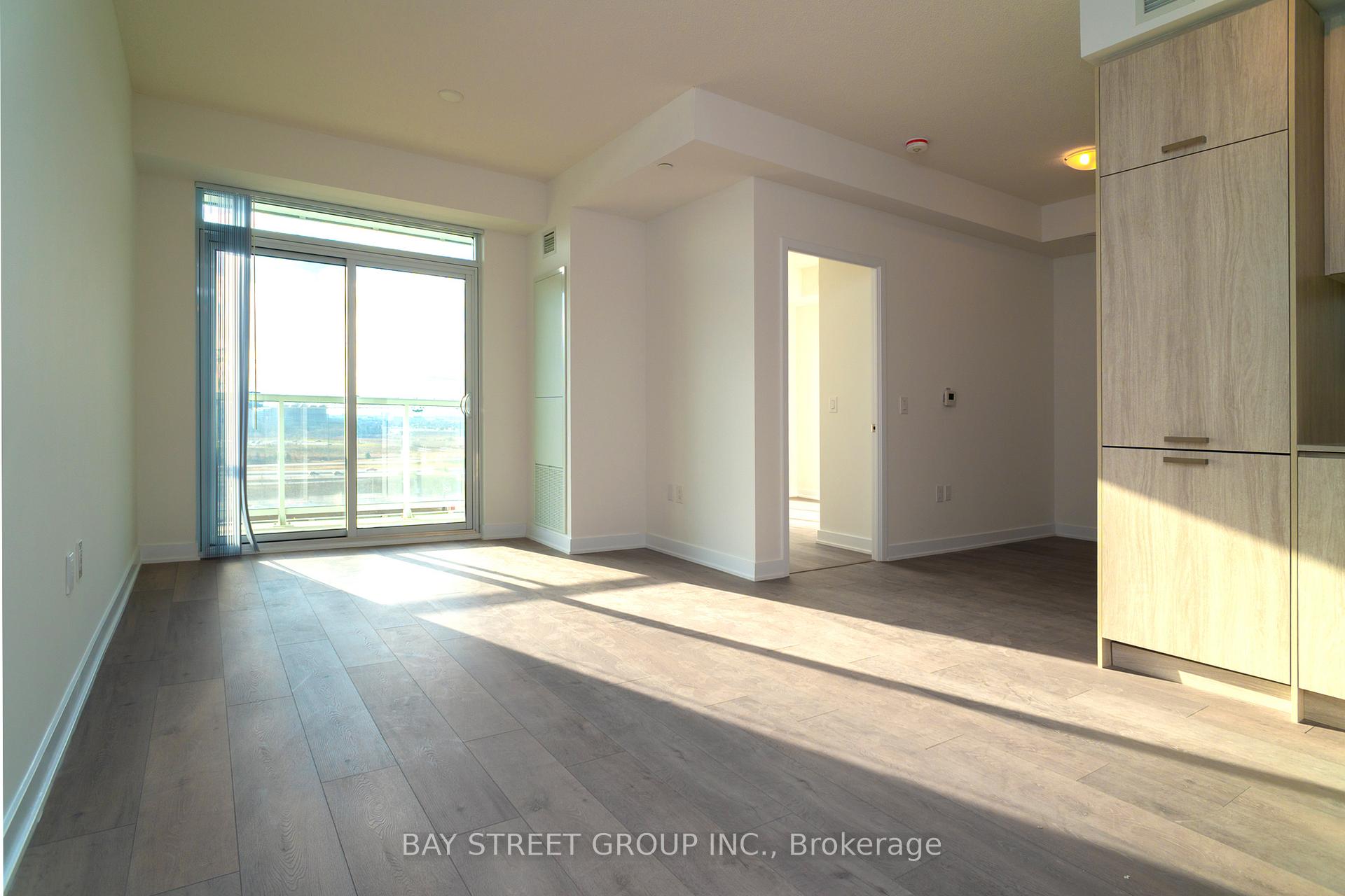 Photo 15 of Unit 906, 10 Honeycrisp Crescent N, Vaughan, Vaughan Corporate Centre — HOMEH