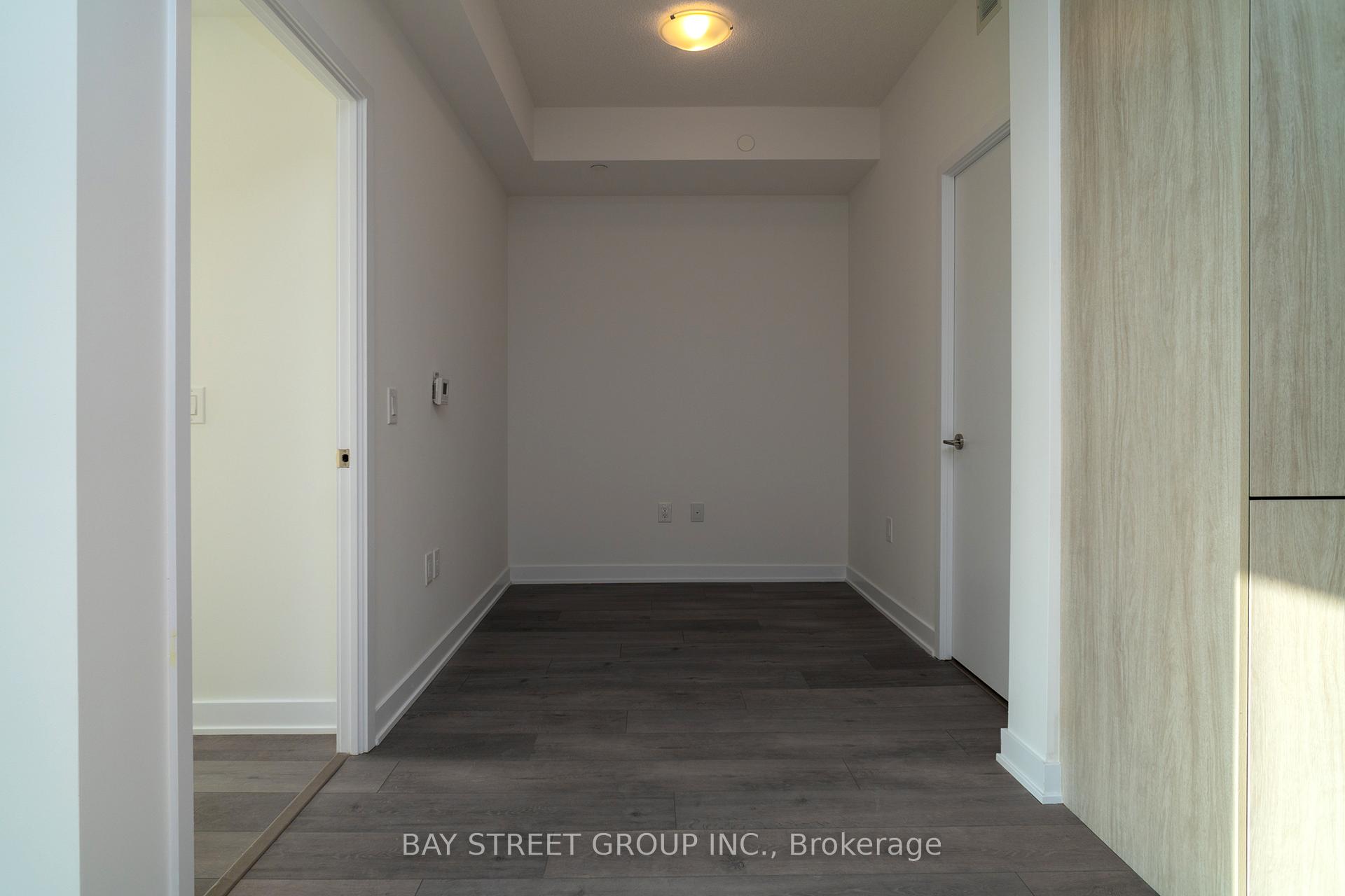 Photo 10 of Unit 906, 10 Honeycrisp Crescent N, Vaughan, Vaughan Corporate Centre — HOMEH