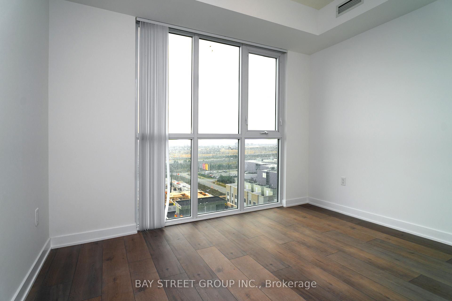 Photo 6 of Unit 906, 10 Honeycrisp Crescent N, Vaughan, Vaughan Corporate Centre — HOMEH