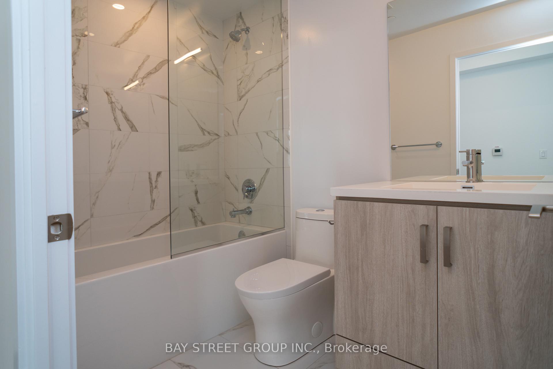 Photo 17 of Unit 906, 10 Honeycrisp Crescent N, Vaughan, Vaughan Corporate Centre — HOMEH