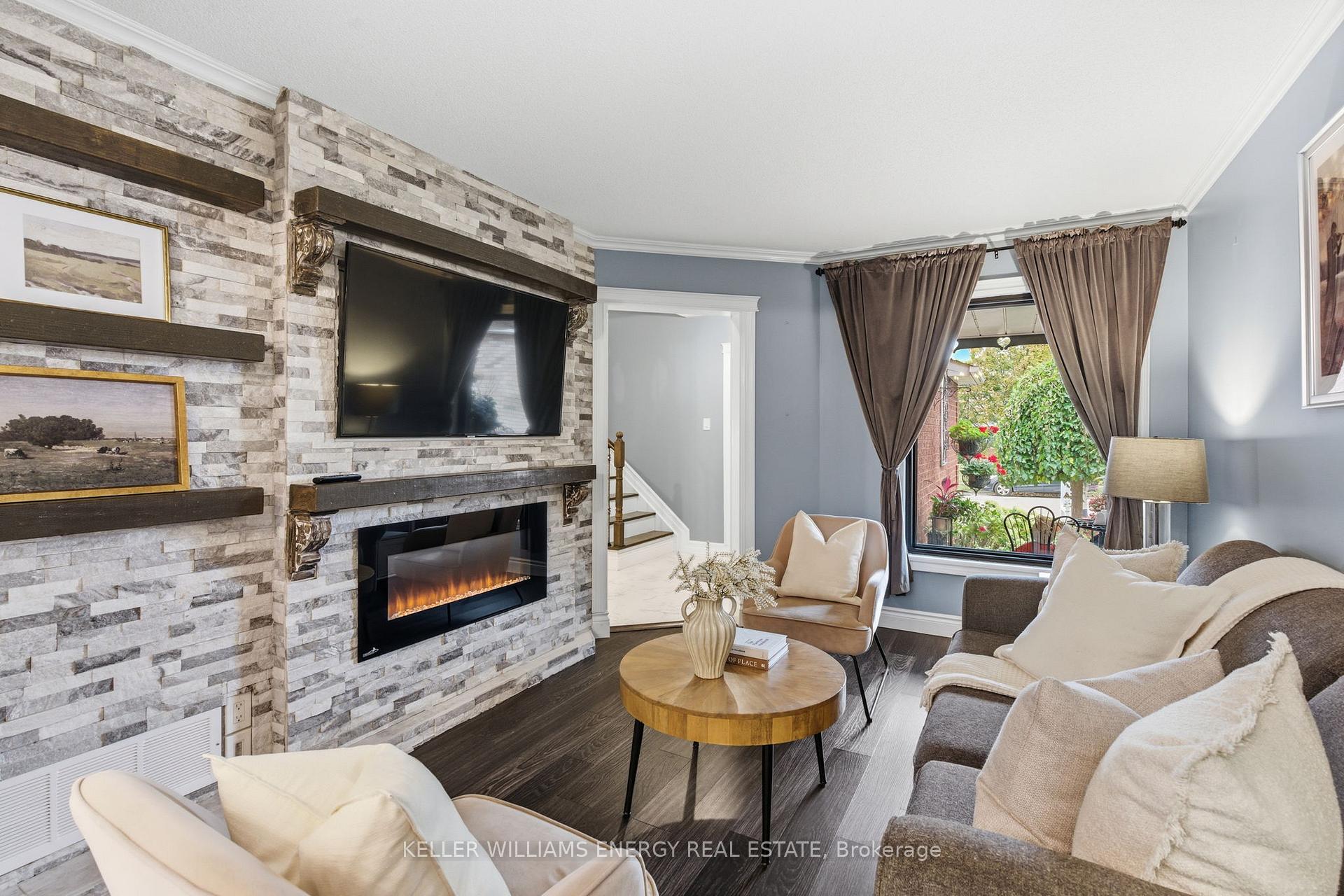 Photo 7 of 99 Bonnycastle Drive, Clarington, Bowmanville — HOMEH
