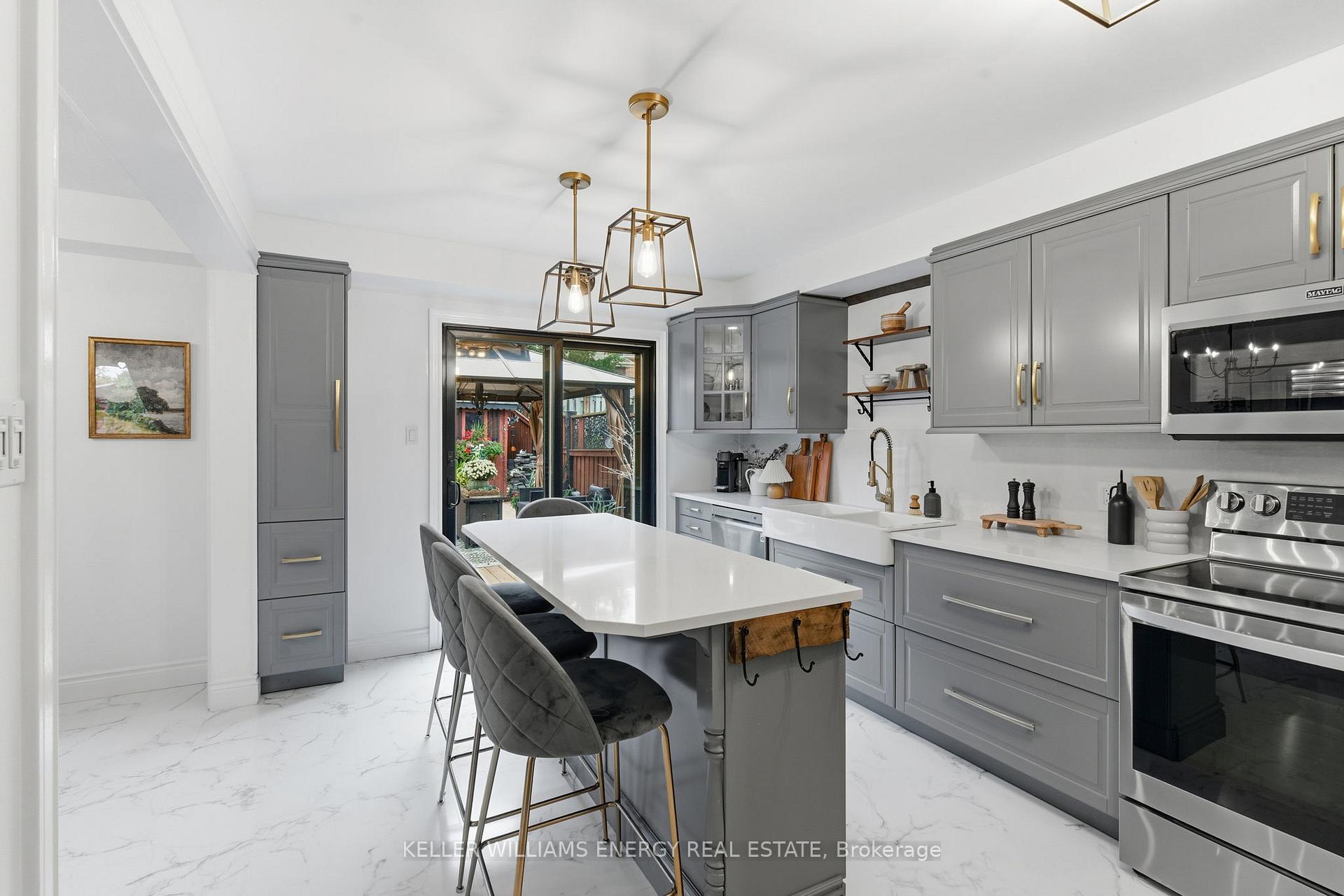 Photo 14 of 99 Bonnycastle Drive, Clarington, Bowmanville — HOMEH