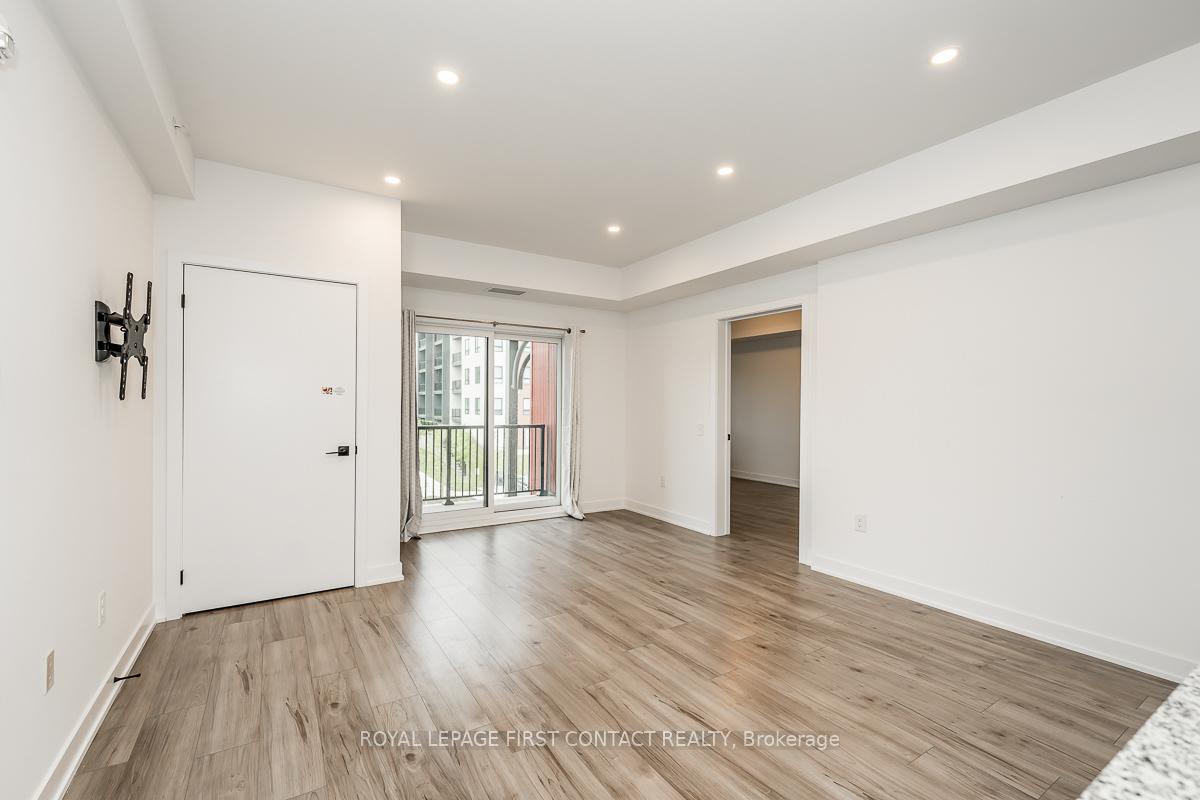 Photo 11 of Unit 209, 1 Chef Lane, Barrie, Rural Barrie Southeast — HOMEH