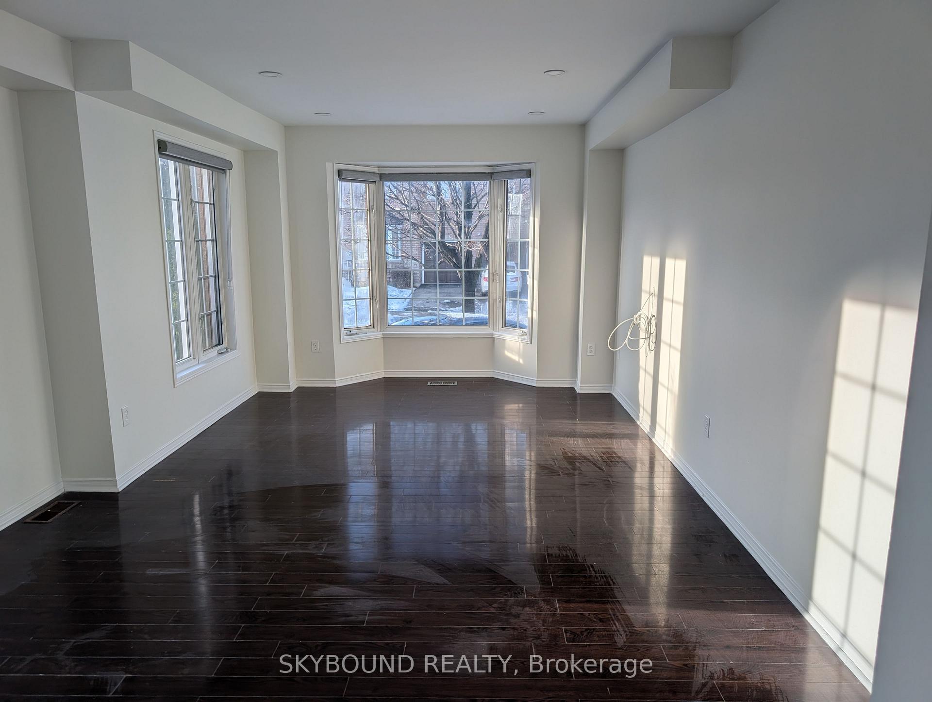 Photo 3 of Unit 1 (Main), 100 Farthingale Crescent, Brampton, Fletcher's Meadow — HOMEH