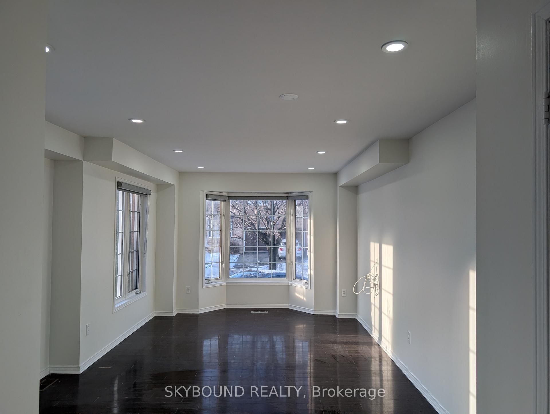 Photo 4 of Unit 1 (Main), 100 Farthingale Crescent, Brampton, Fletcher's Meadow — HOMEH