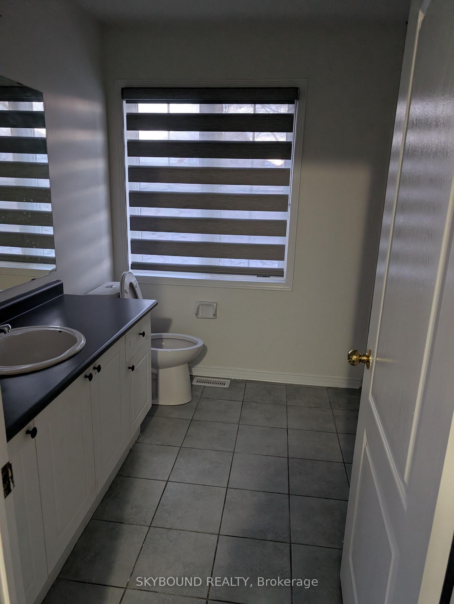 Photo 18 of Unit 1 (Main), 100 Farthingale Crescent, Brampton, Fletcher's Meadow — HOMEH