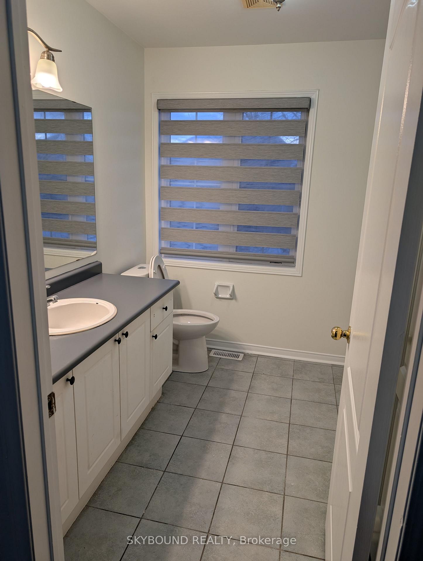 Photo 14 of Unit 1 (Main), 100 Farthingale Crescent, Brampton, Fletcher's Meadow — HOMEH